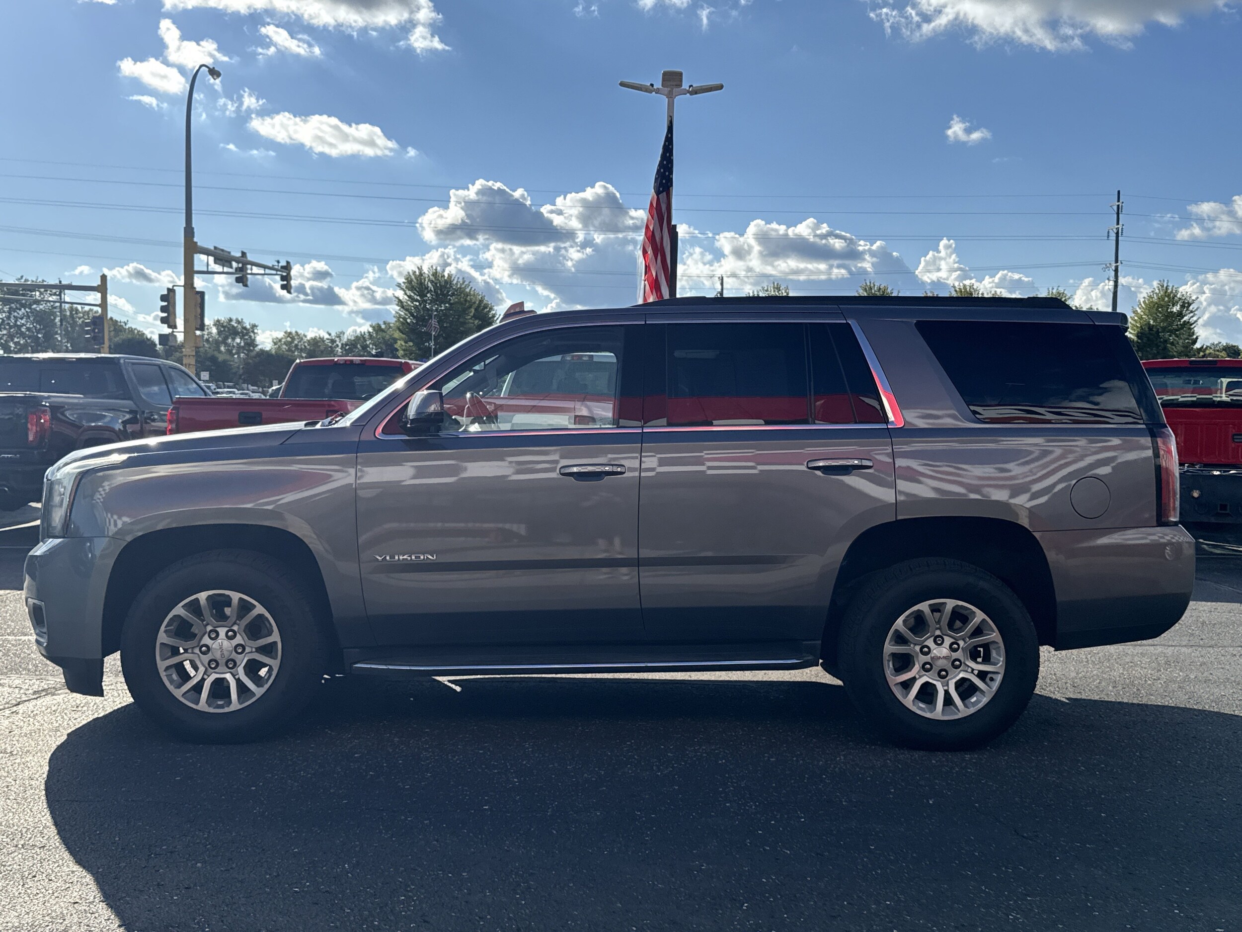 2019 Gmc Yukon SLT photo 4