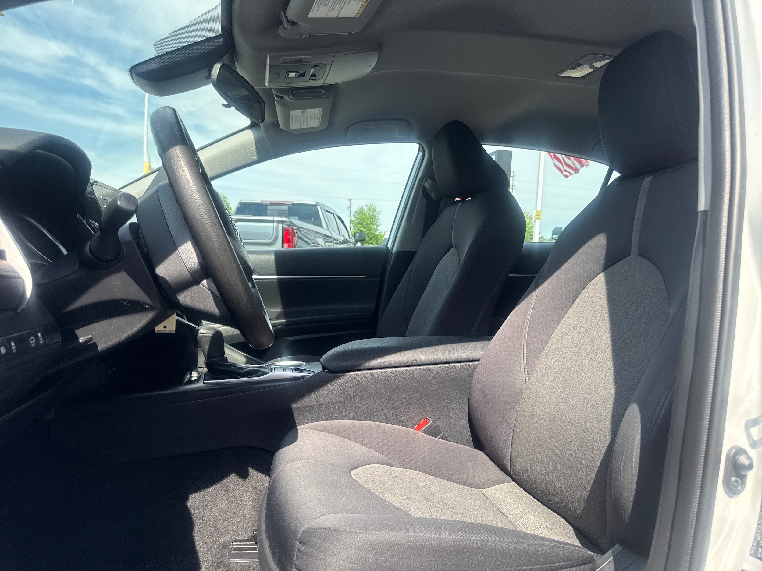 2022 Toyota Camry LE - Photo 16