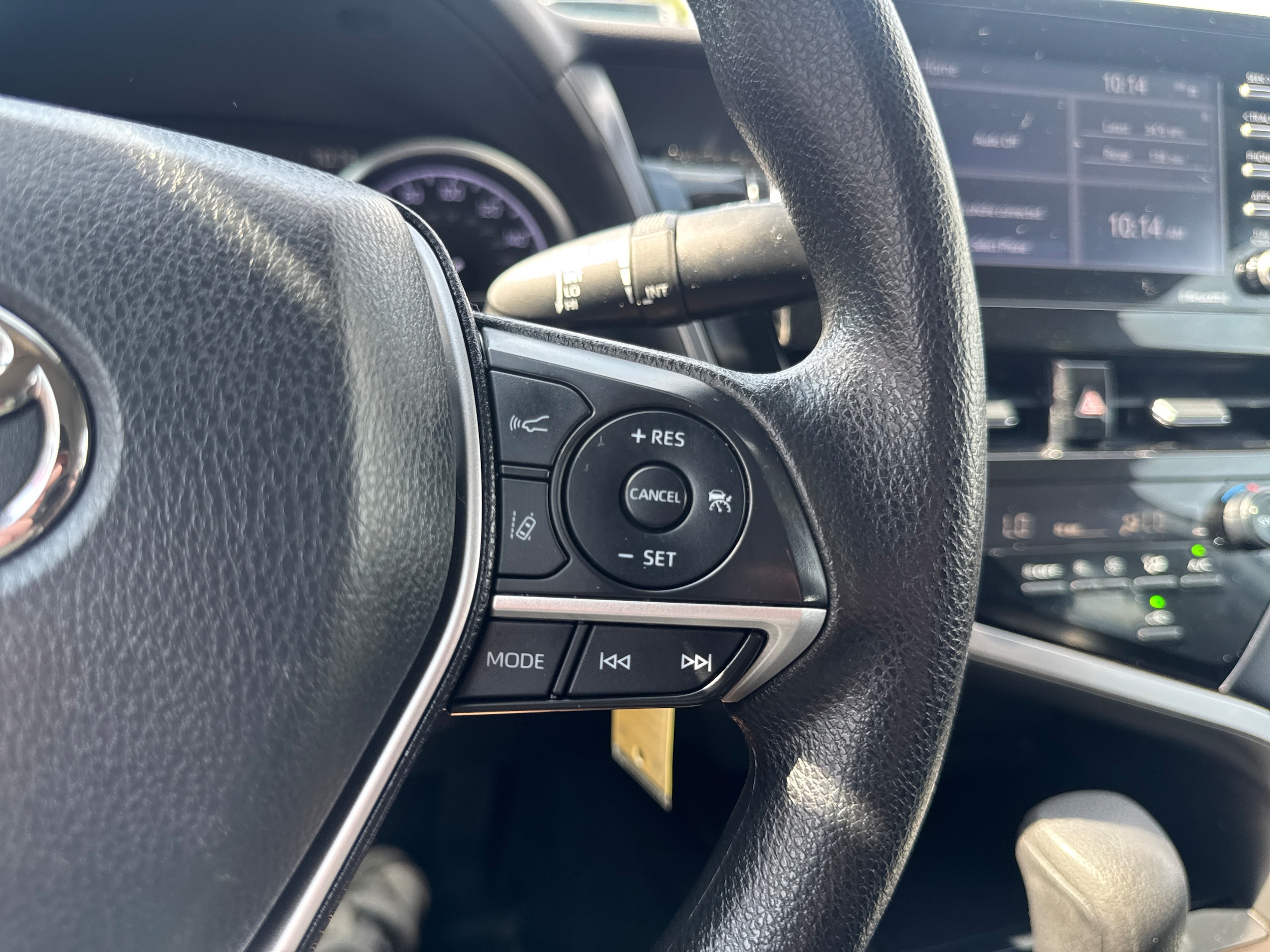 2022 Toyota Camry LE - Photo 19
