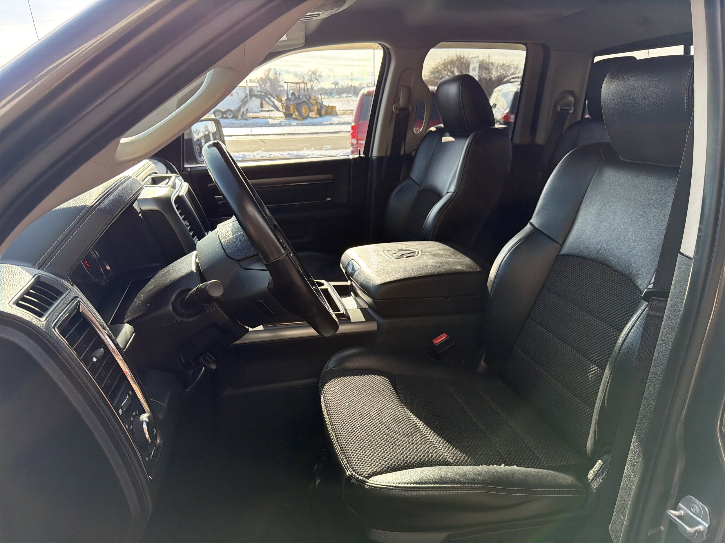 2015 Ram 1500 Sport photo 3