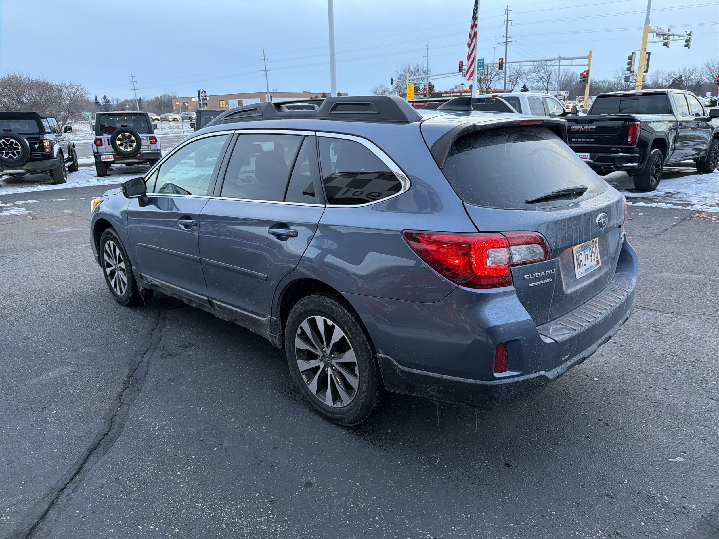 2016 Subaru Outback 3.6R Limited photo 2