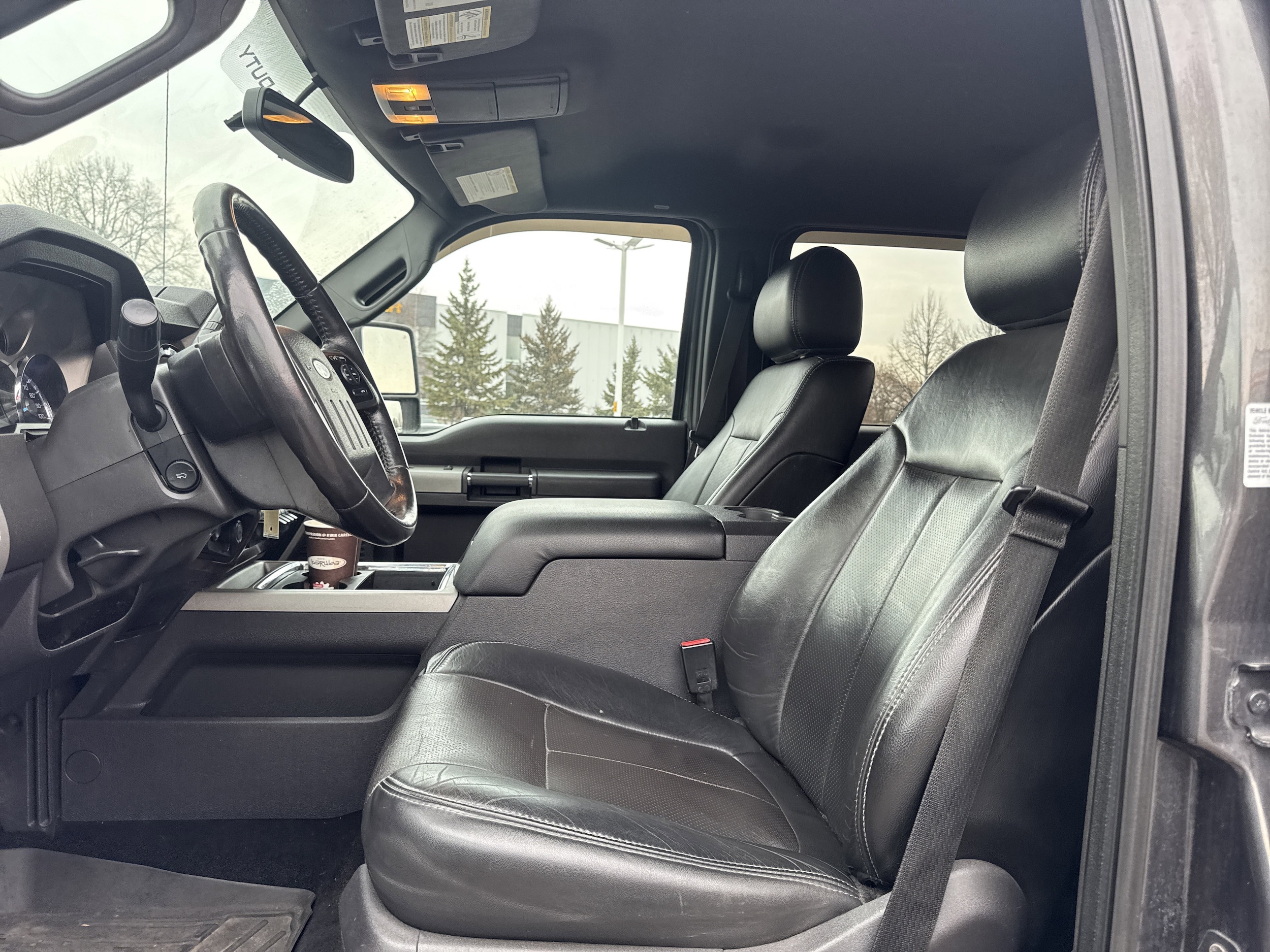 2015 Ford F-350 Lariat photo 2