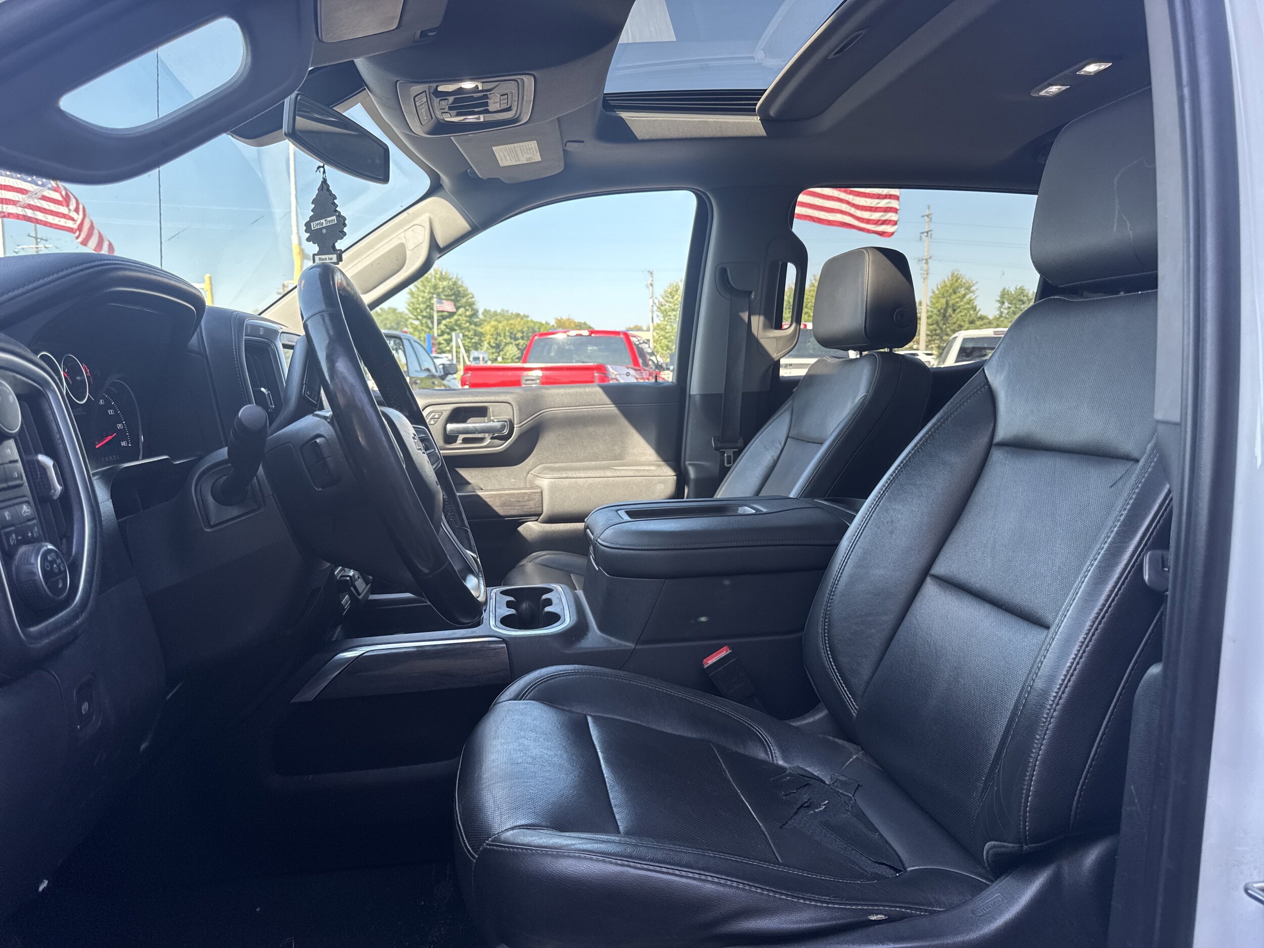2019 Chevrolet Silverado 1500 LTZ photo 4