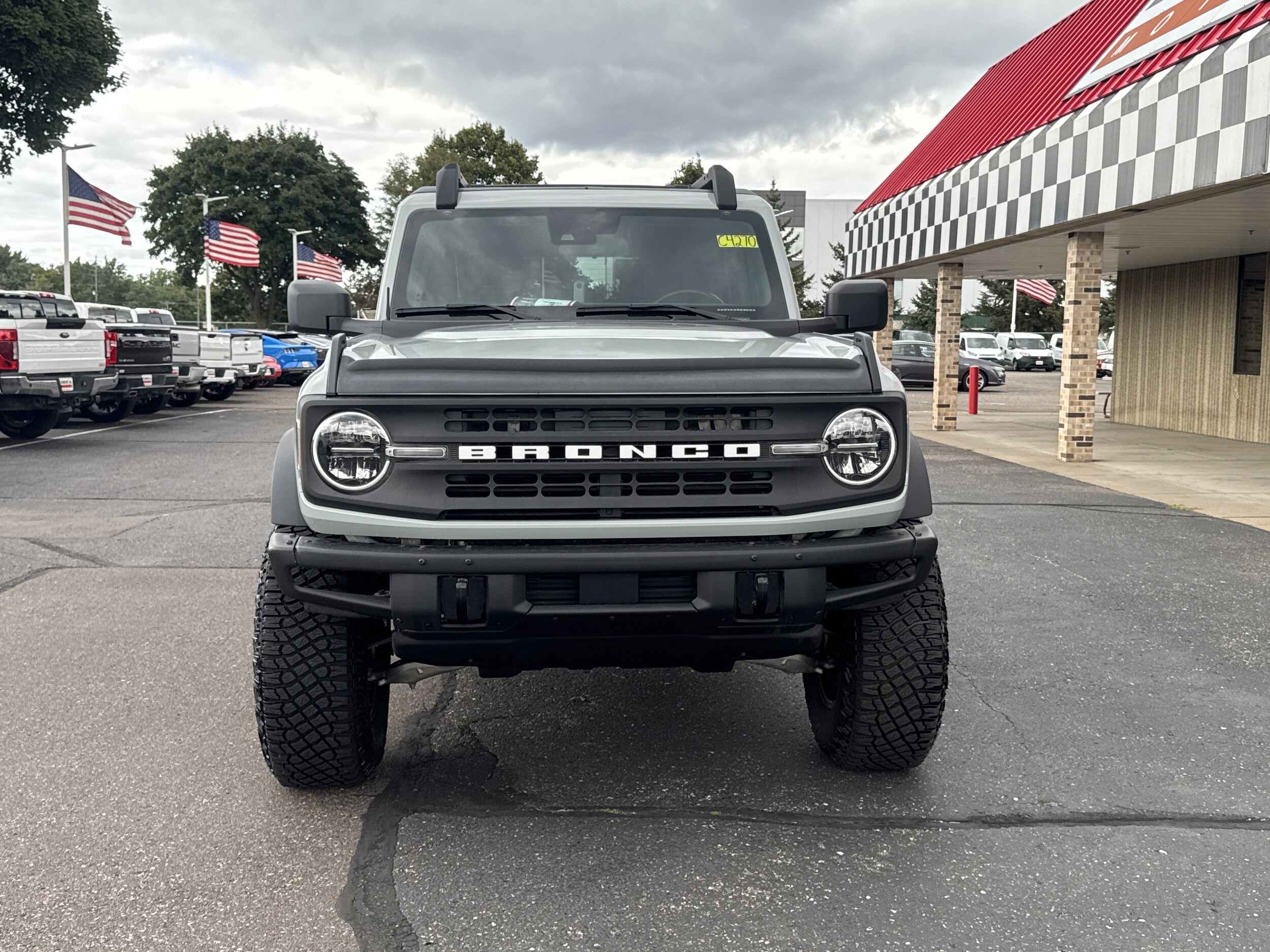 2021 Ford Bronco Base Big Bend Black Diamond Outer Banks photo 3