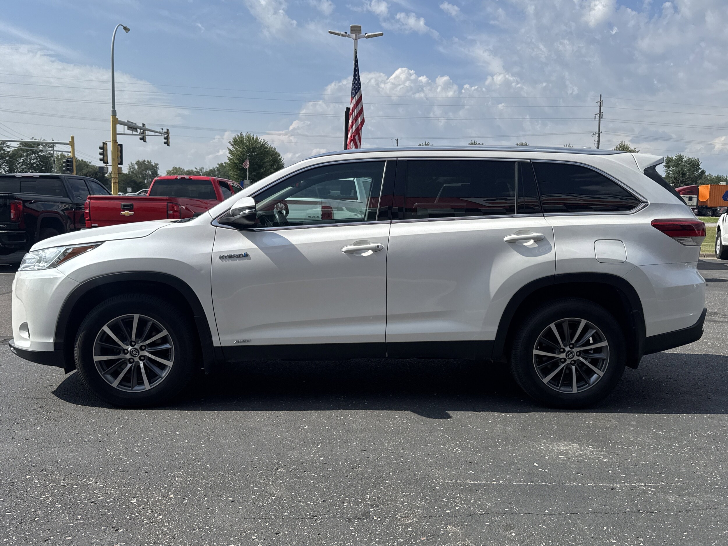 2019 Toyota Highlander Hybrid XLE photo 4