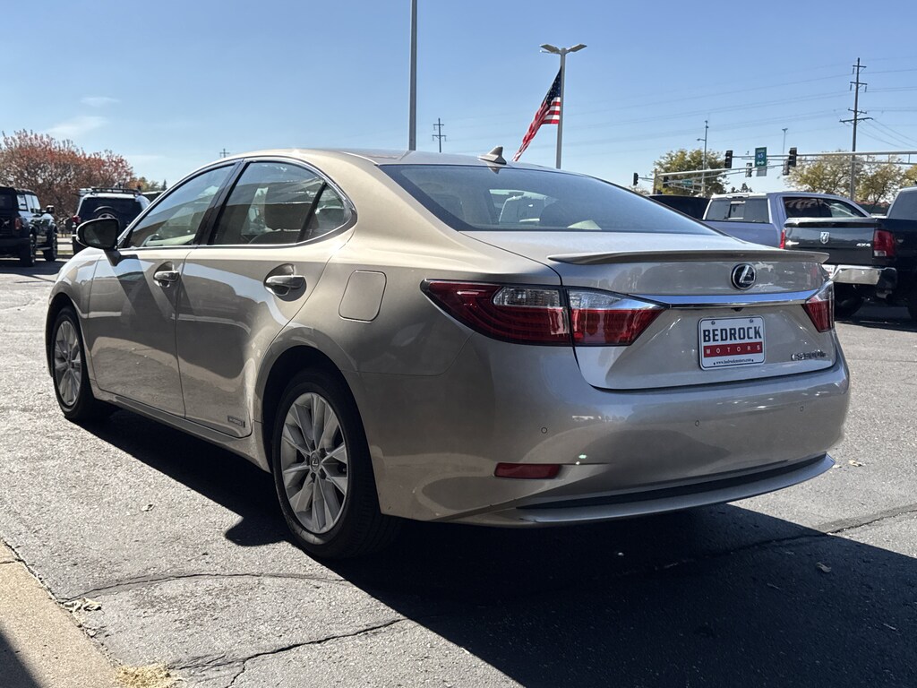 Used 2013 Lexus ES 300h  Sedan