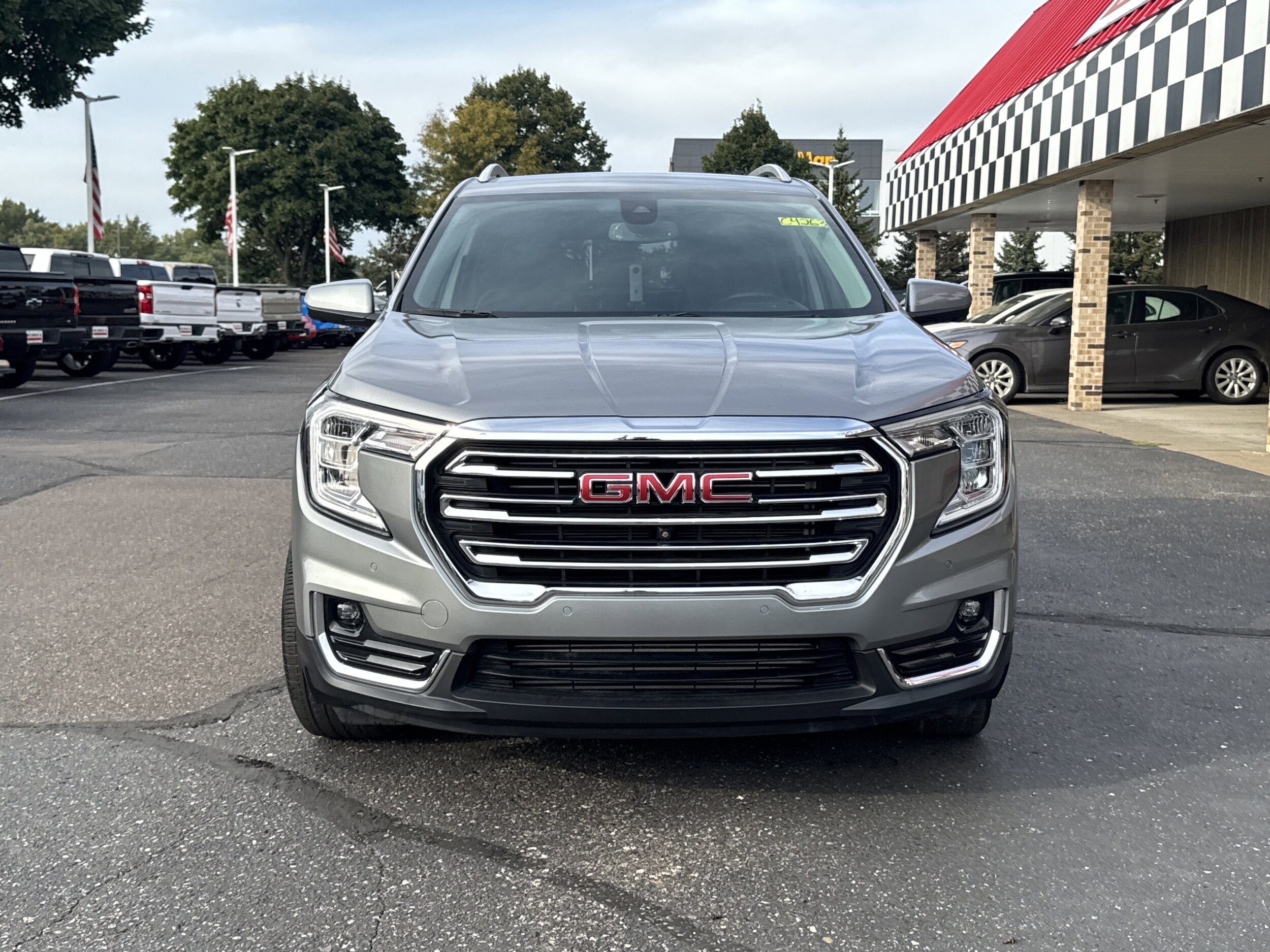 2023 Gmc Terrain SLT photo 2