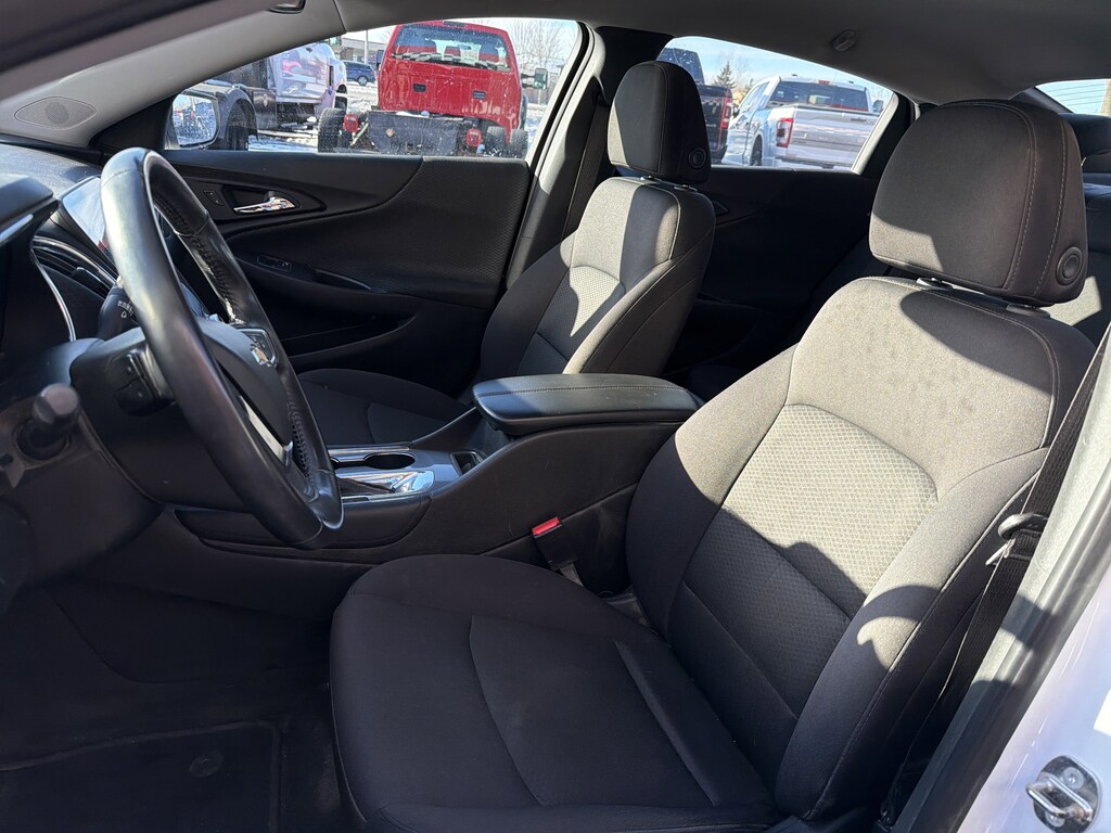 Used 2017 Chevrolet Malibu LT w/1LT Sedan