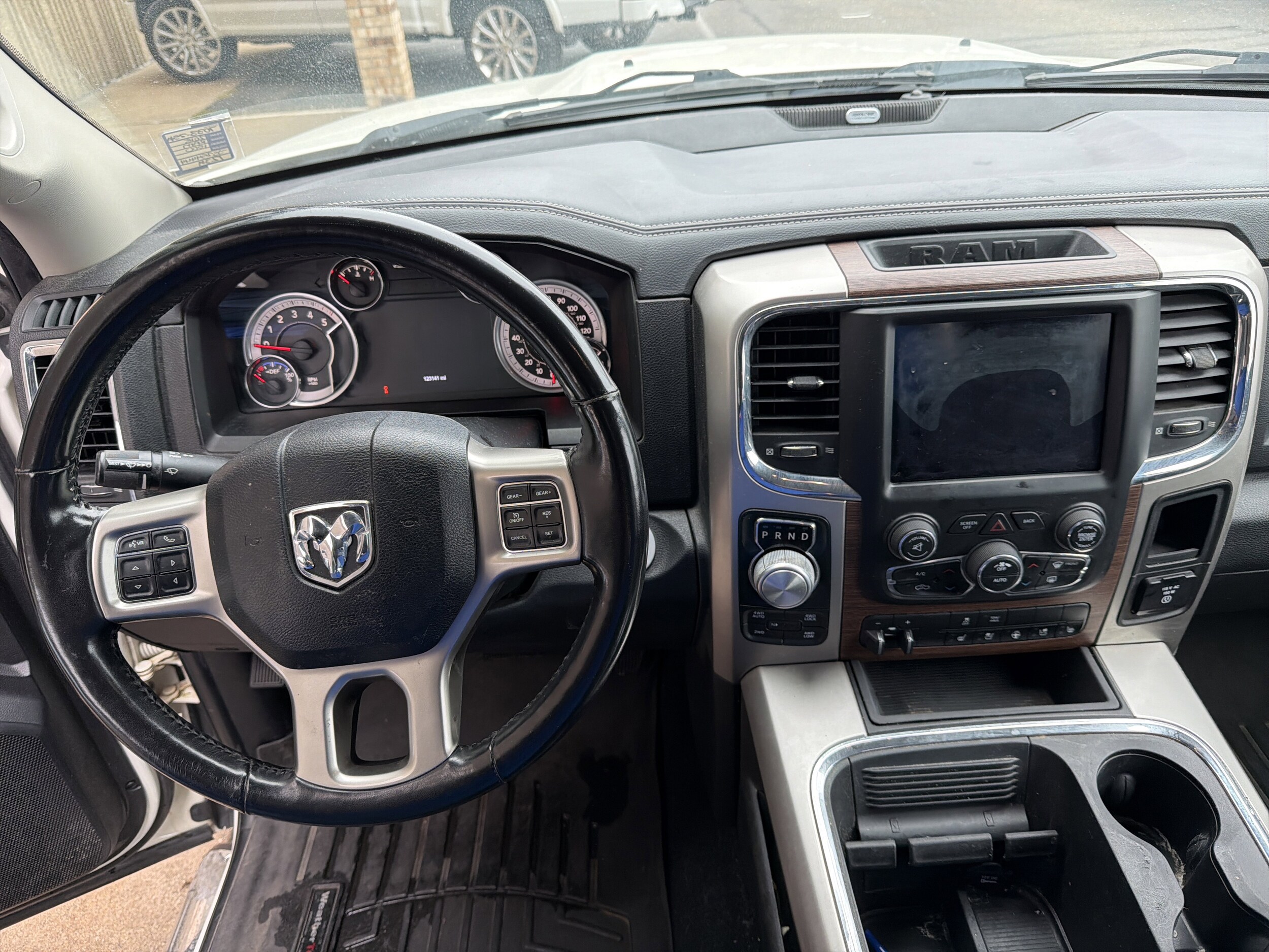 2018 Ram 1500 Laramie photo 4