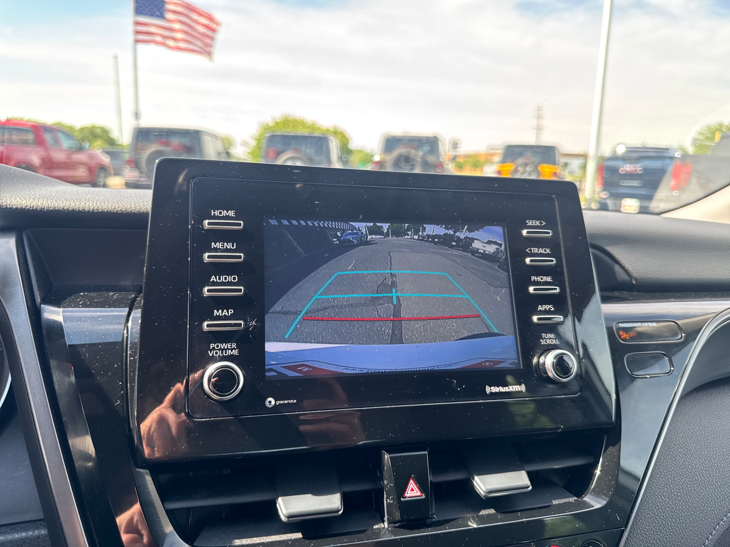 2022 Toyota Camry LE - Photo 23
