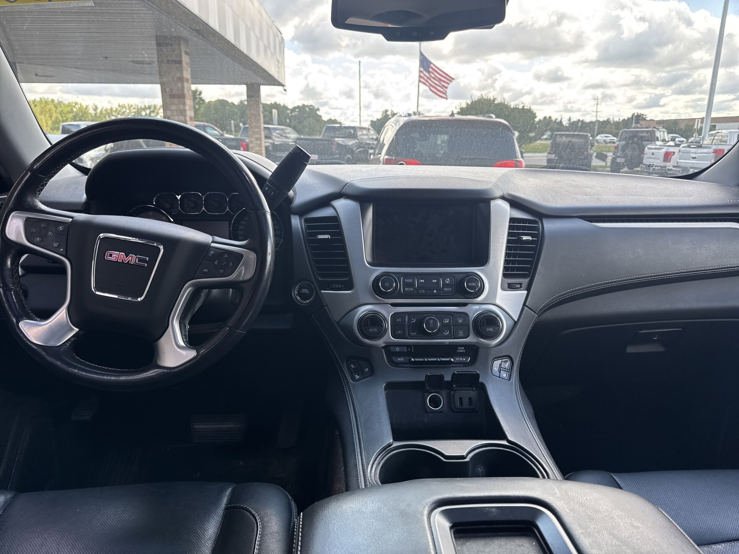 2018 Gmc Yukon SLT photo 2