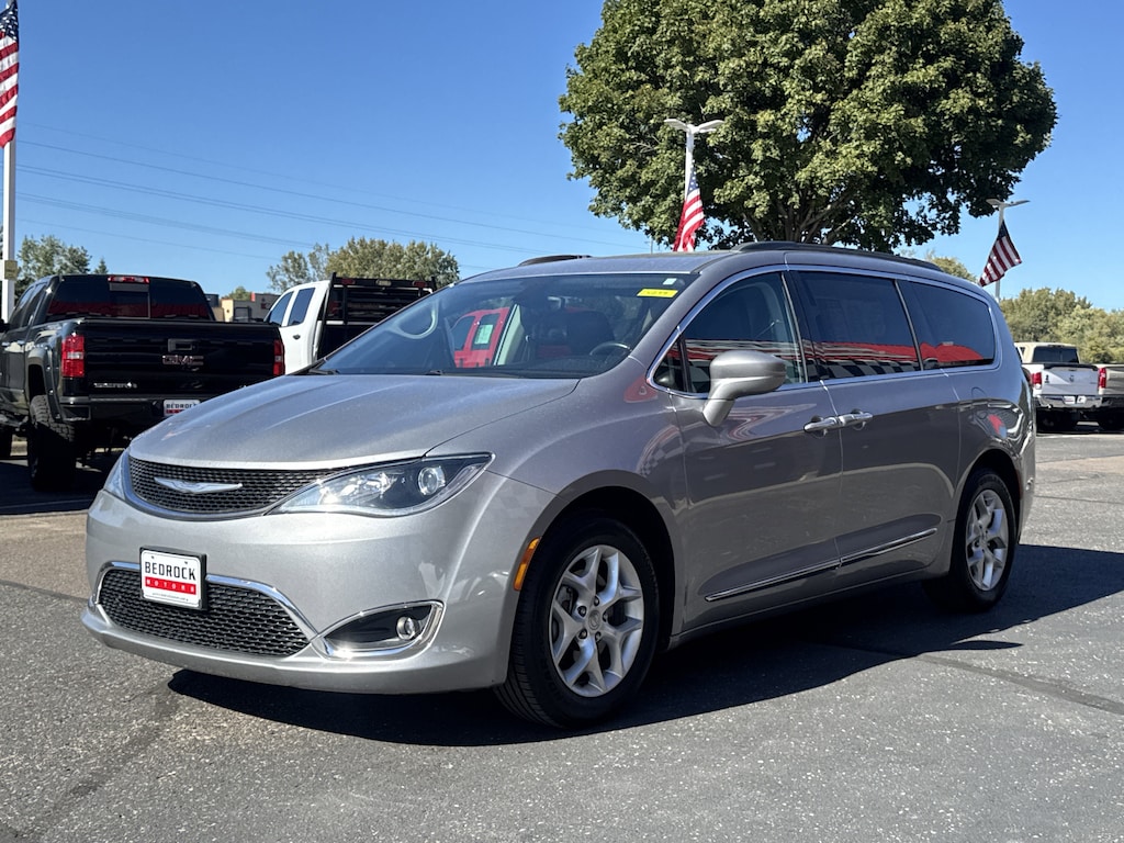 Used 2017 Chrysler Pacifica Touring-L Van