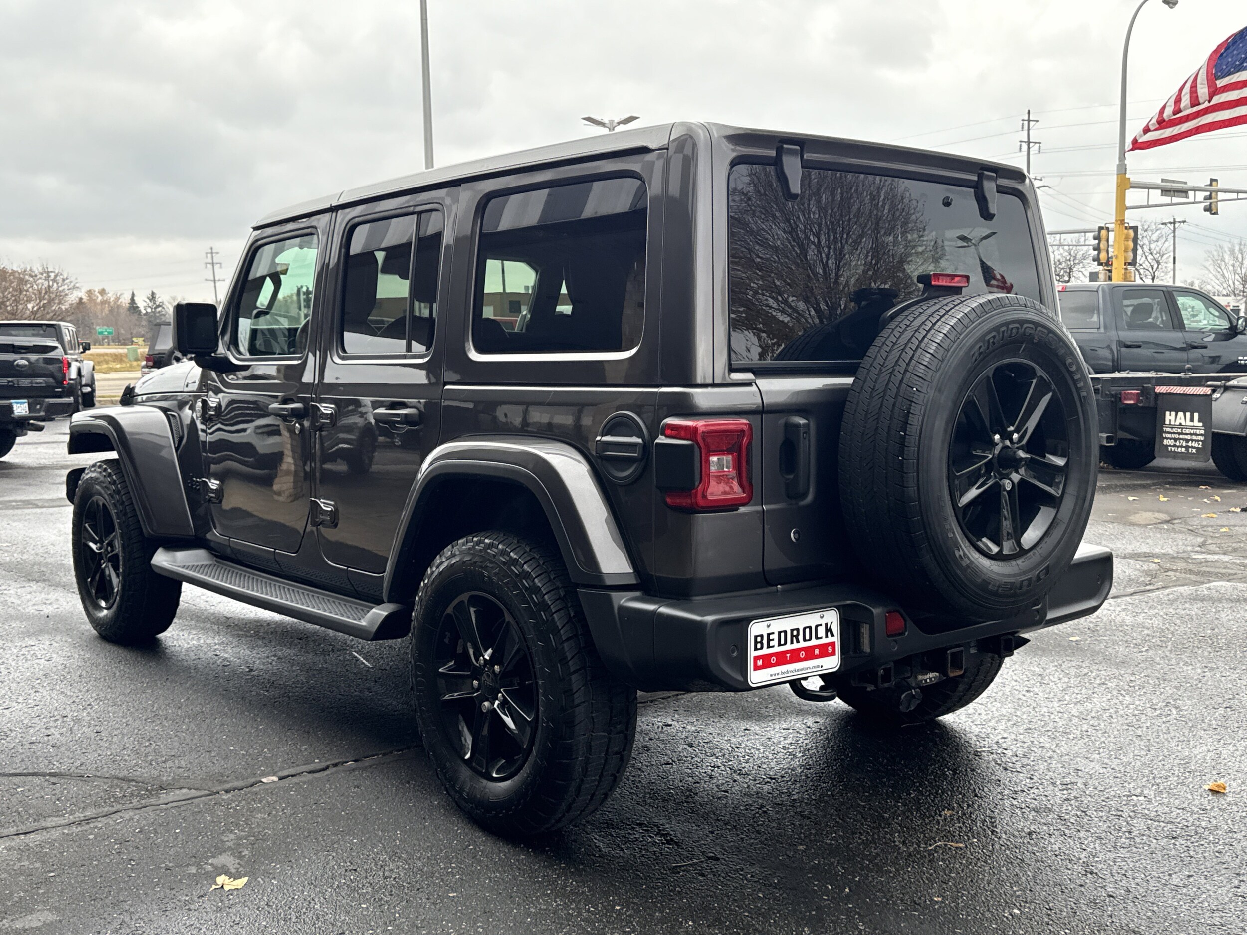 2019 Jeep Wrangler Unlimited Sahara Altitude photo 2