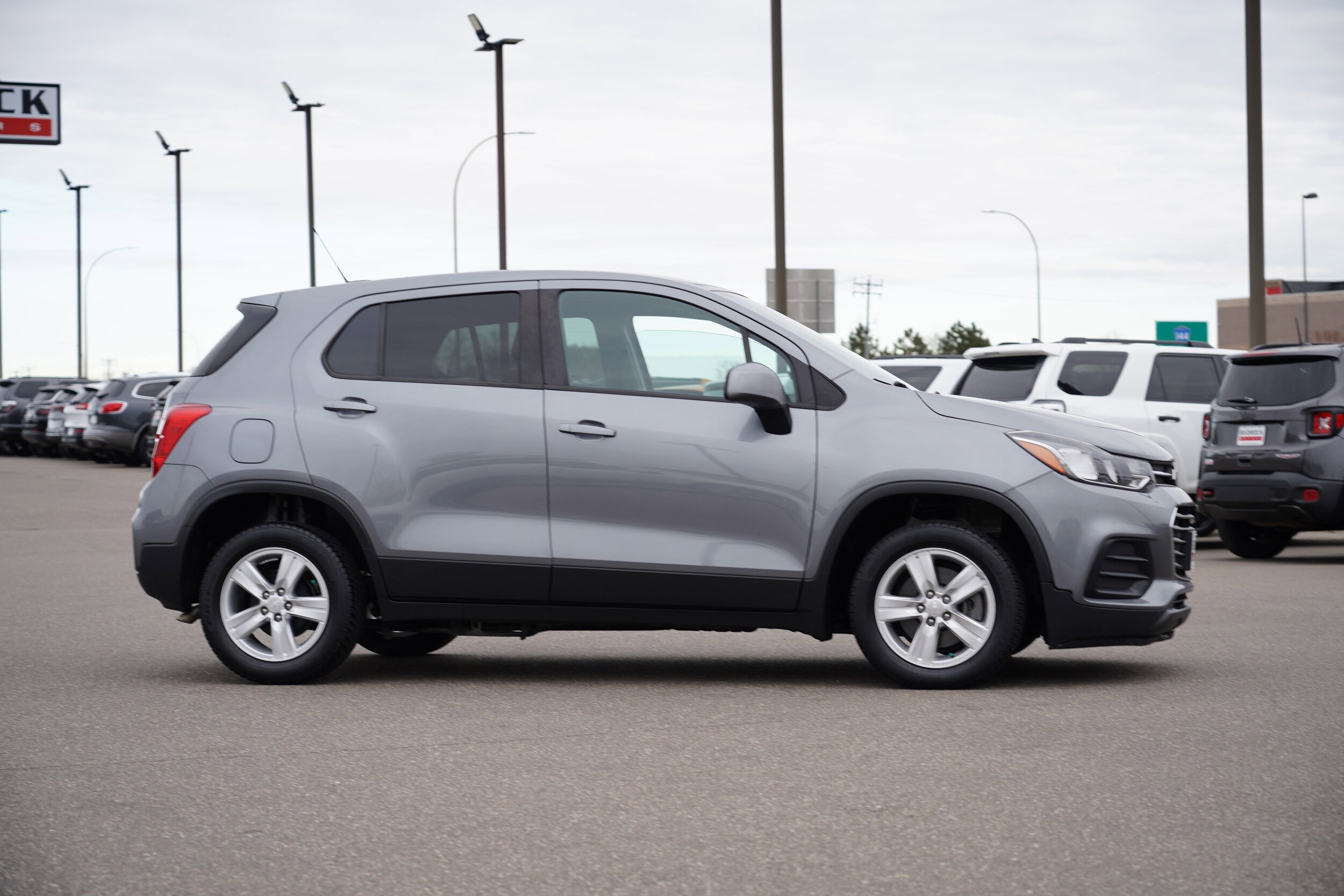 2020 Chevrolet Trax LS photo 2