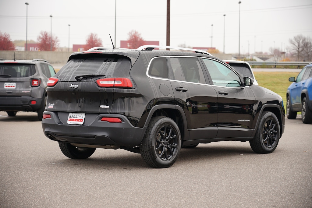 Used 2017 Jeep Cherokee Latitude 4x4 SUV