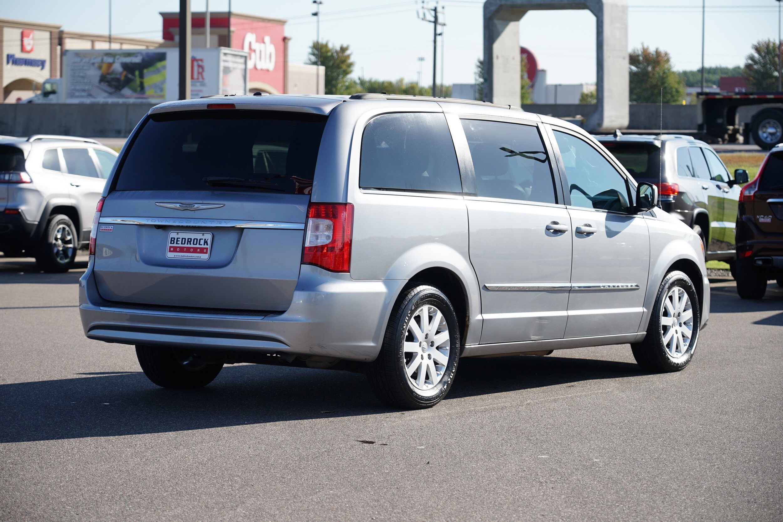 2015 Chrysler Town & Country Touring photo 3
