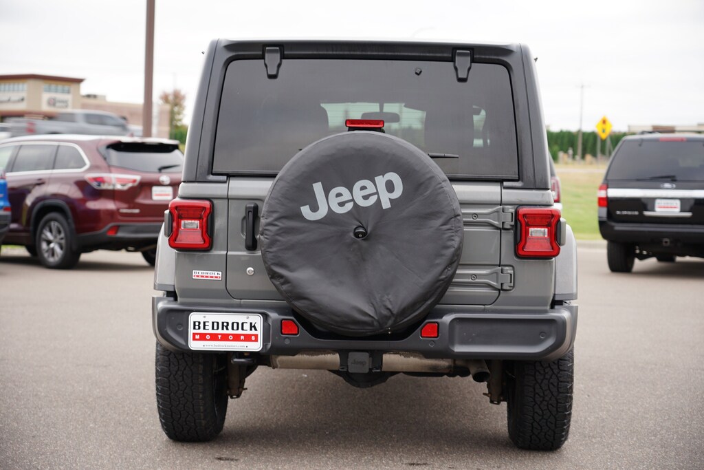 Used 2018 Jeep Wrangler Unlimited Sahara 4x4 SUV