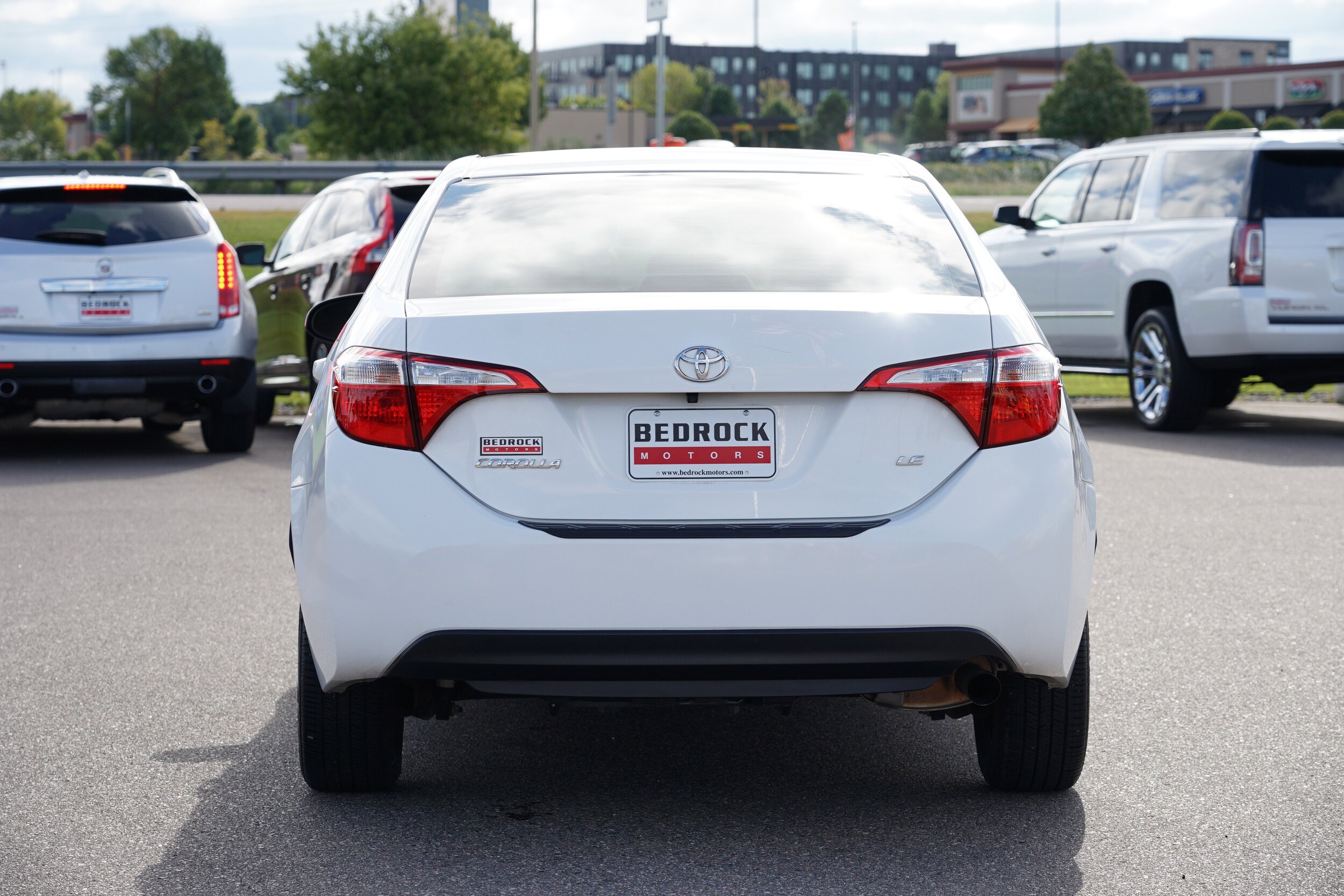 2016 Toyota Corolla LE photo 4