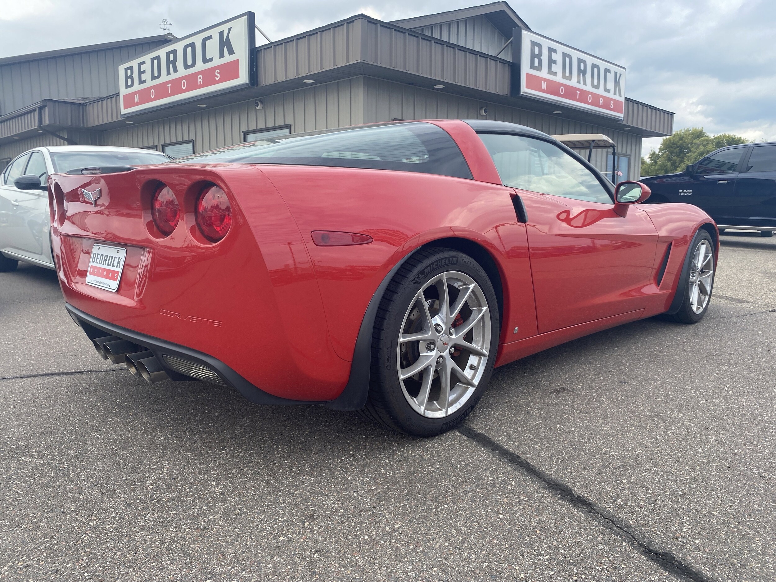 2008 Chevrolet Corvette 3LT photo 2
