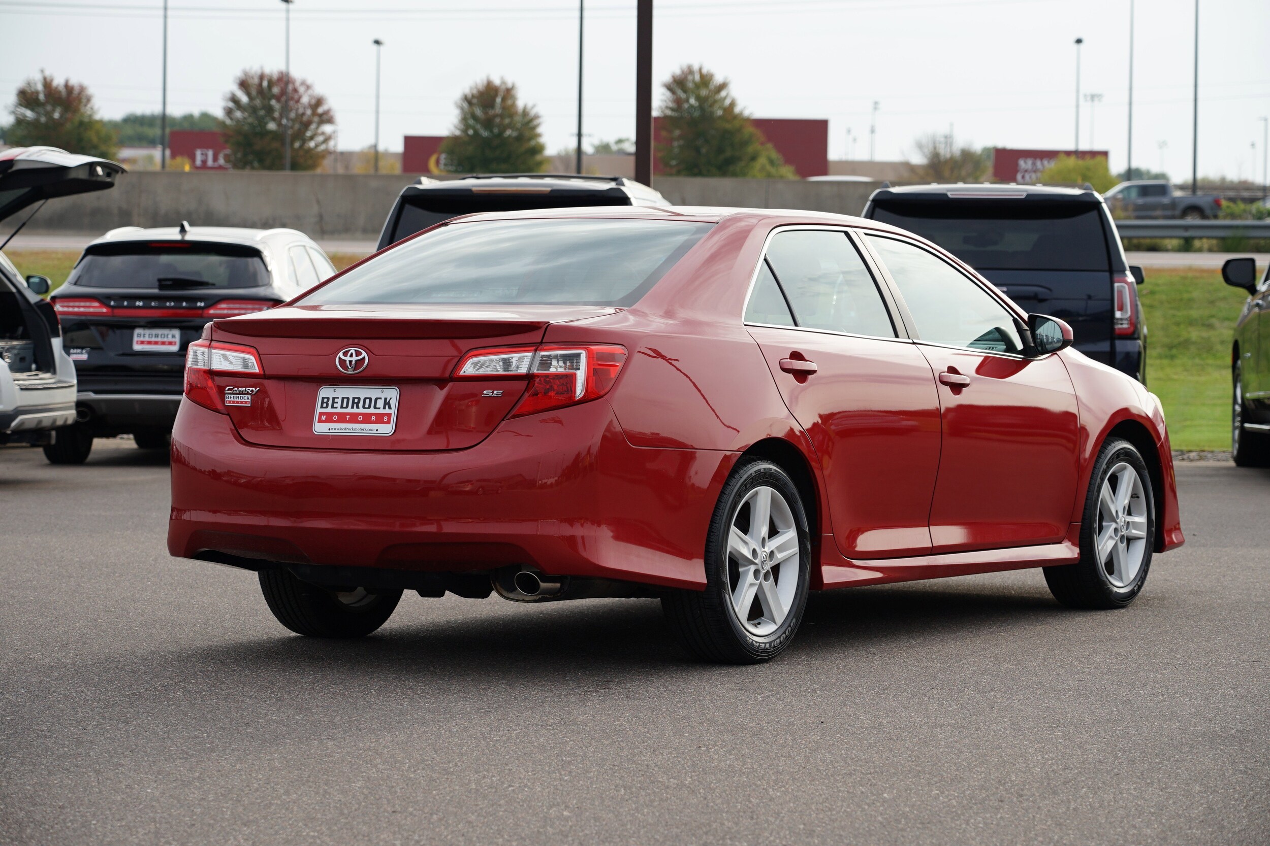 2012 Toyota Camry SE photo 3