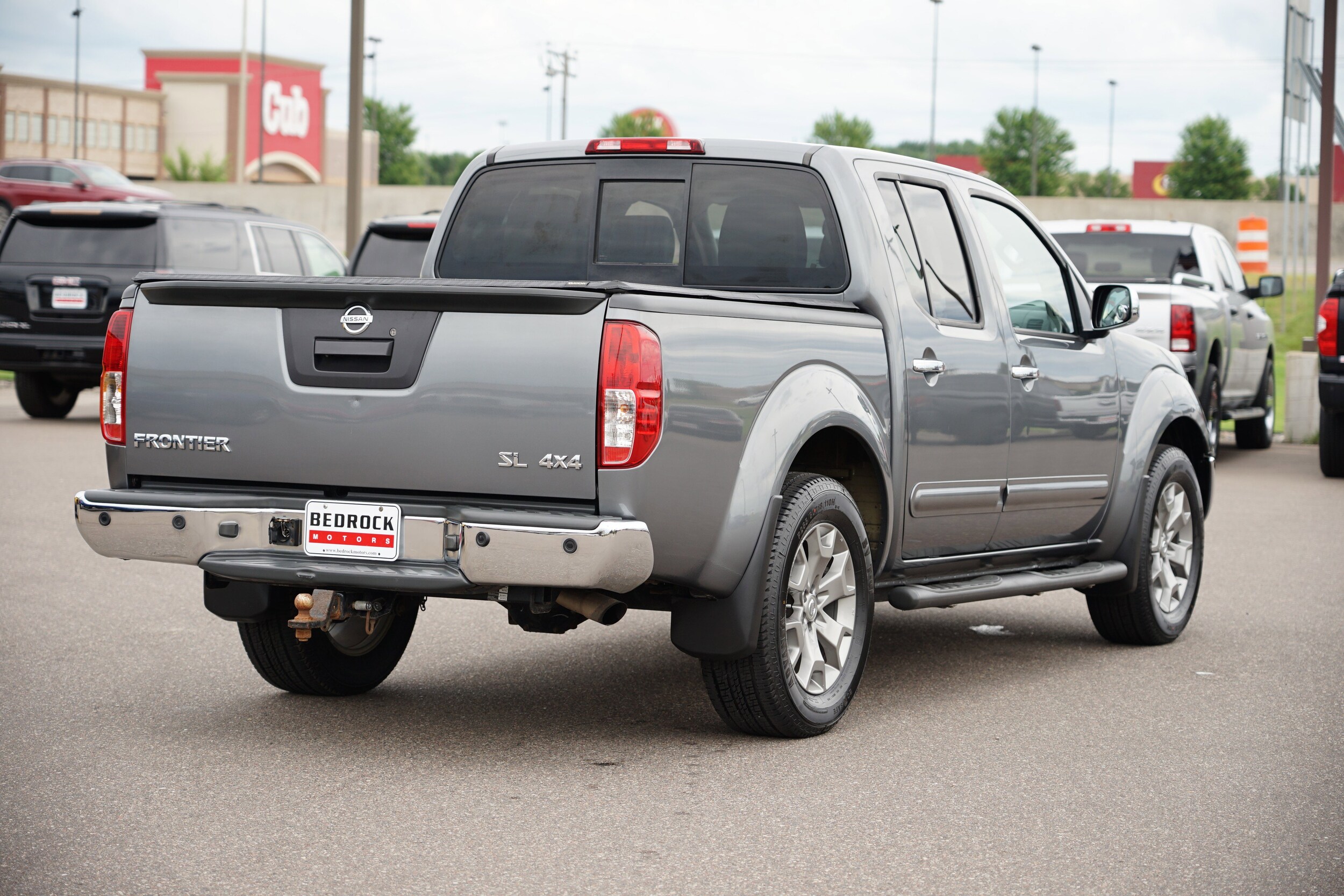 2019 Nissan Frontier SL photo 3