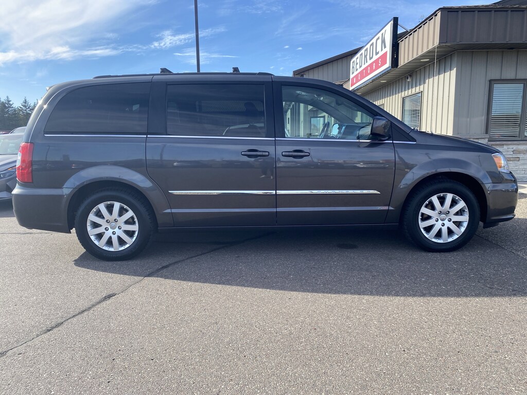 Used 2016 Chrysler Town & Country Touring Van LWB Passenger Van