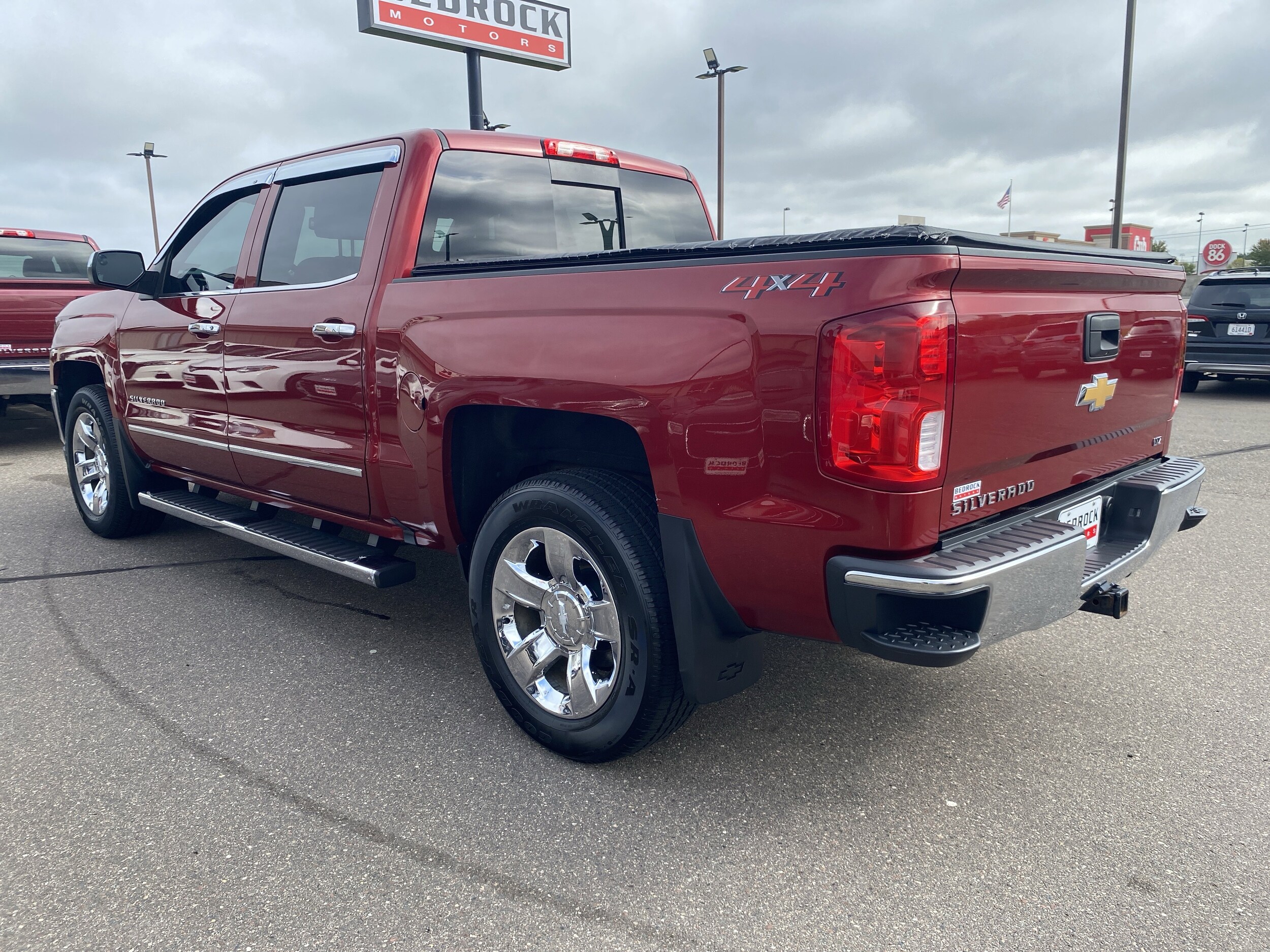 2018 Chevrolet Silverado 1500 LTZ photo 2