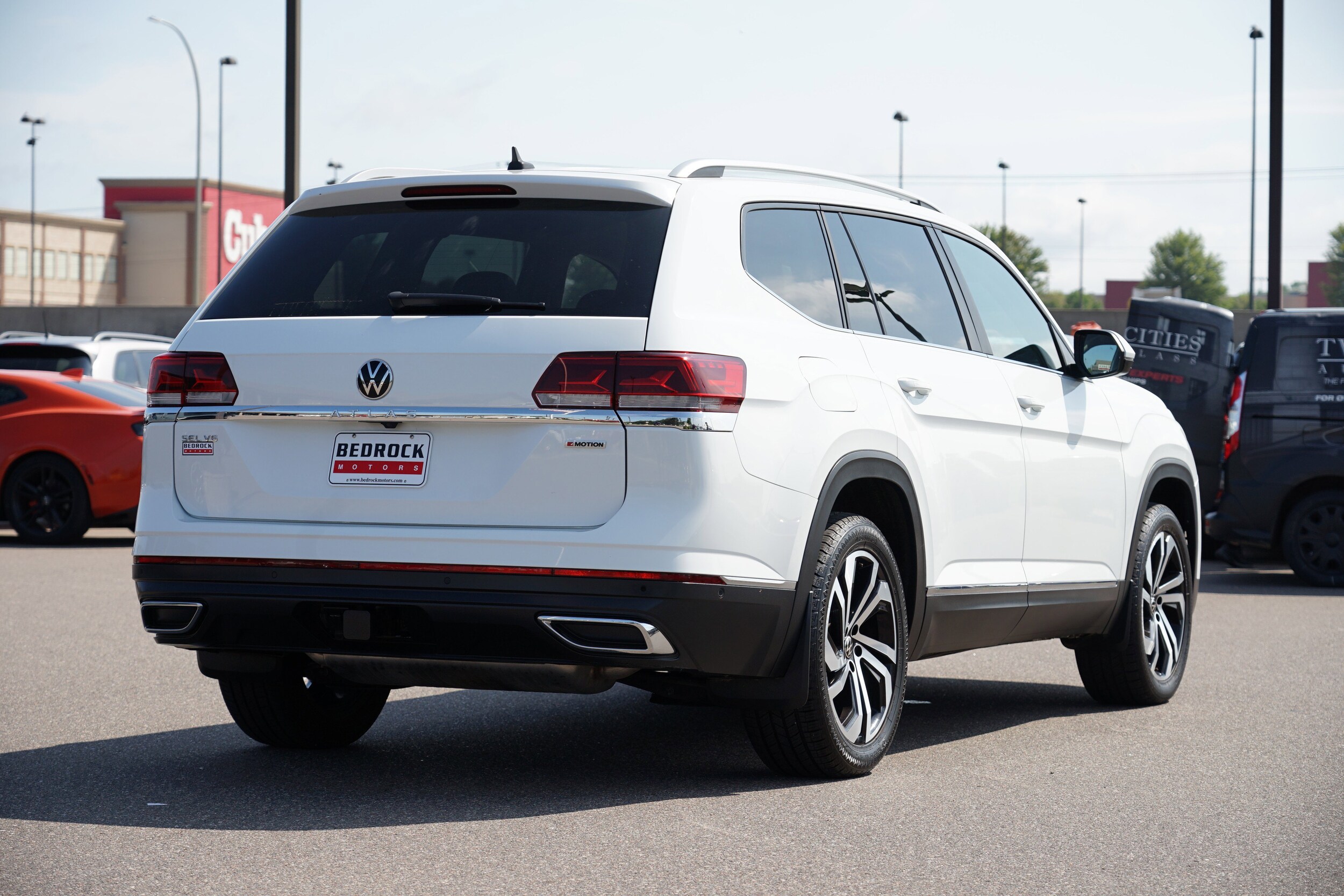 2022 Volkswagen Atlas V6 SEL photo 2