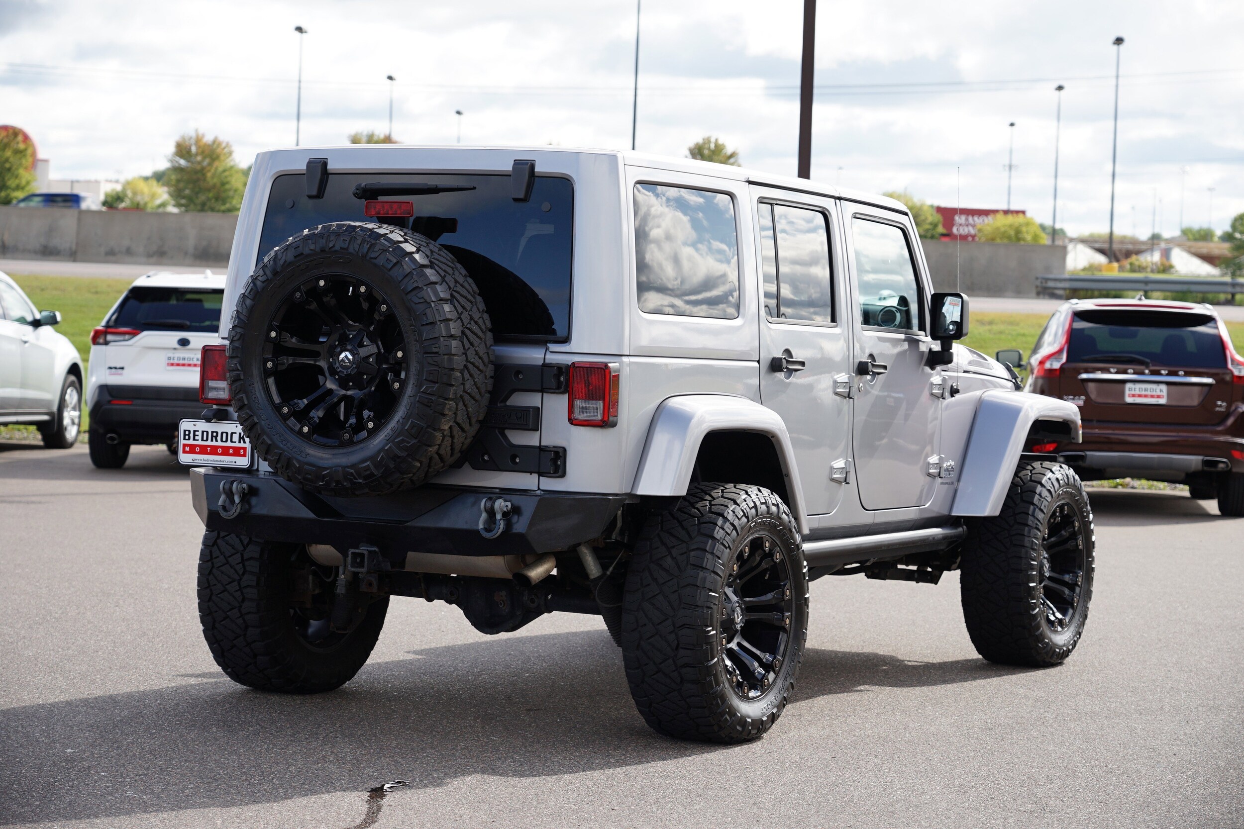 2014 Jeep Wrangler Unlimited Sahara photo 3