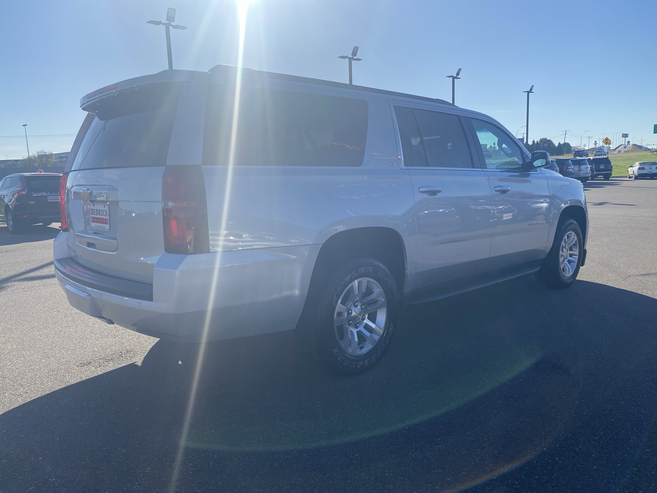 2016 Chevrolet Suburban LT photo 2