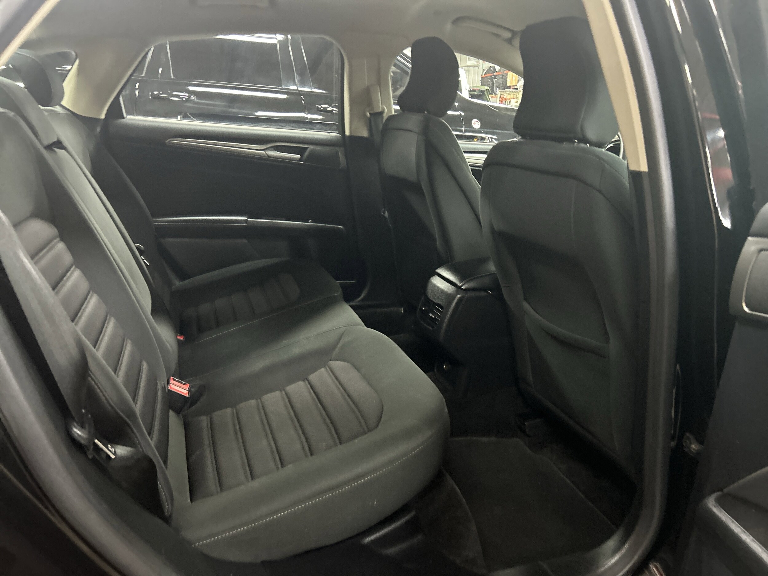 2017 Ford Fusion Hybrid SE photo 4