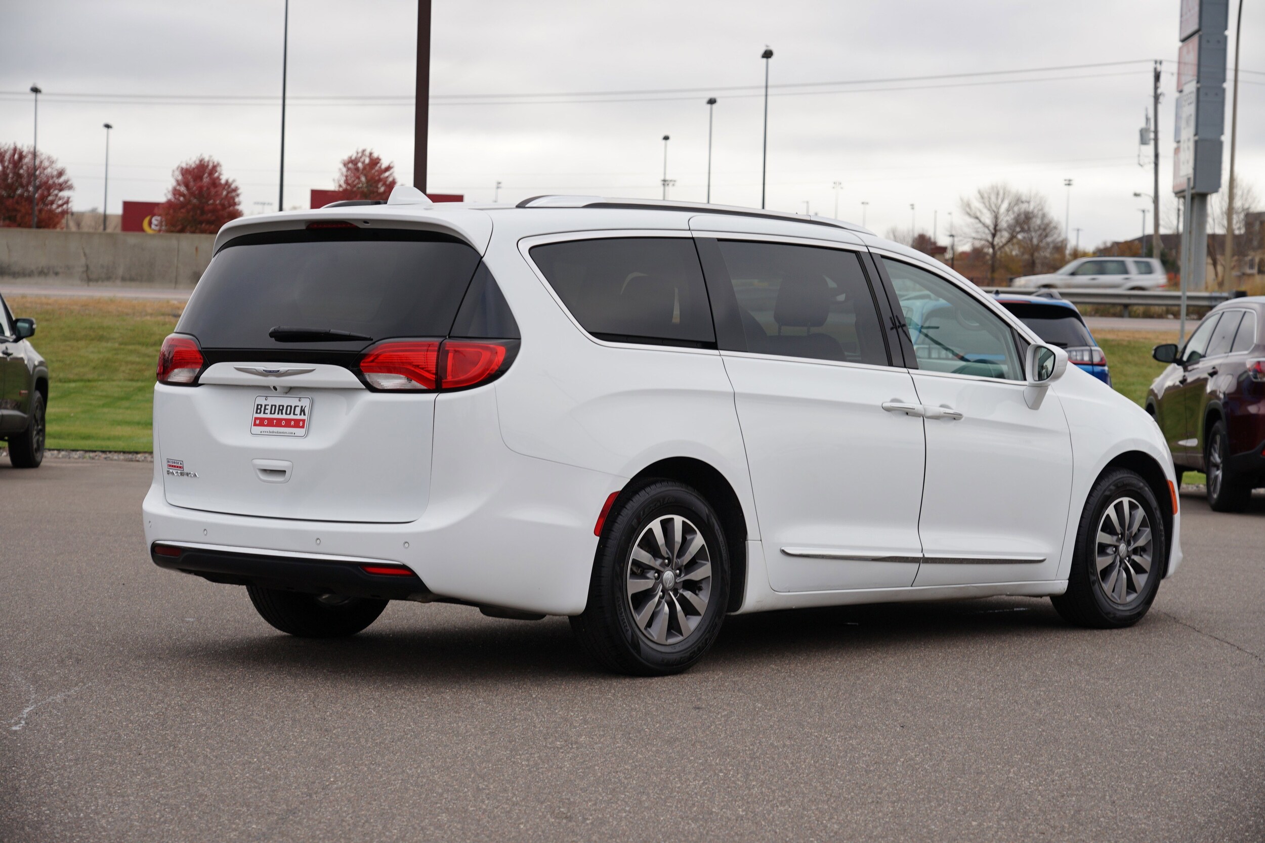 2019 Chrysler Pacifica Touring Plus photo 3