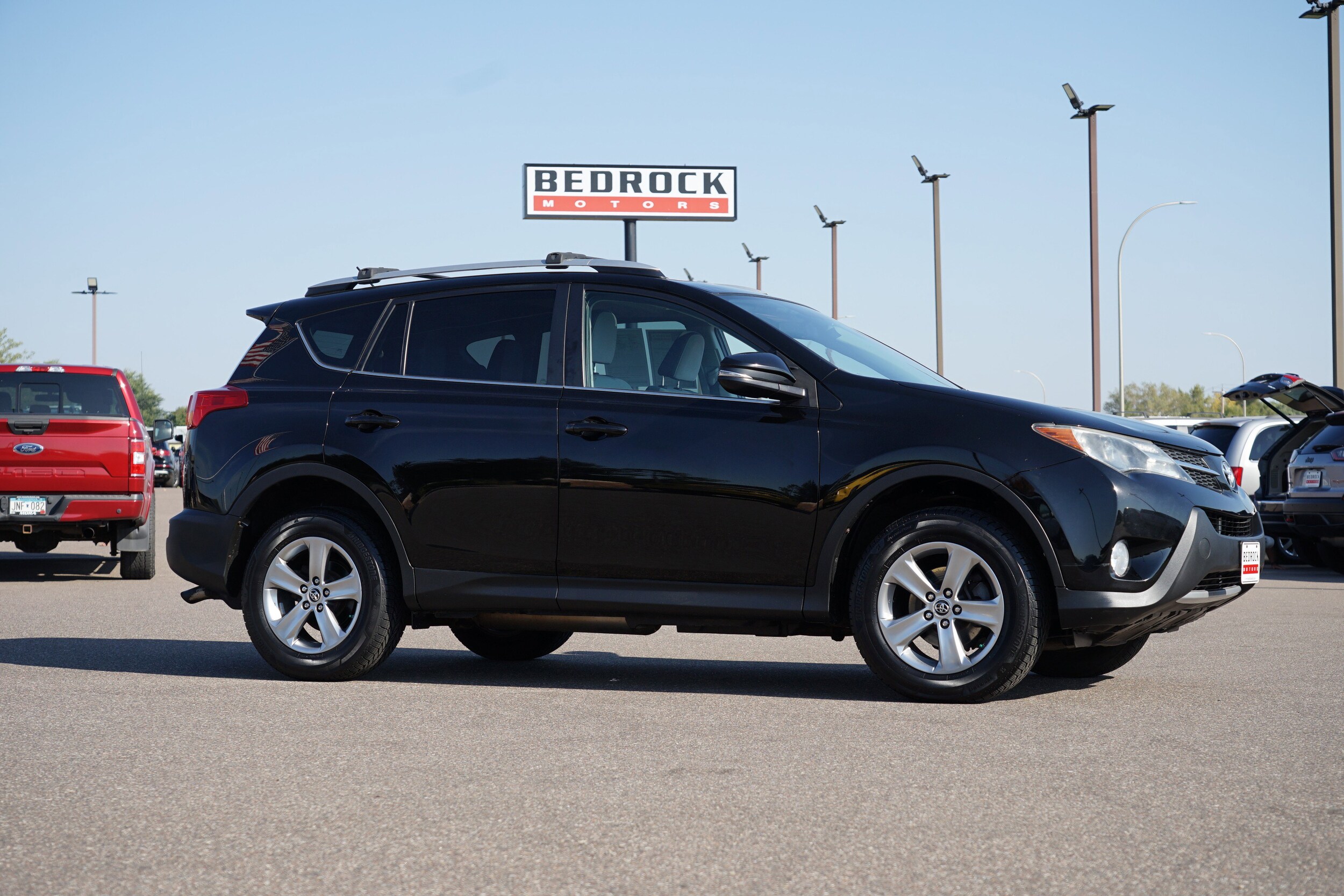 2015 Toyota RAV4 XLE photo 2