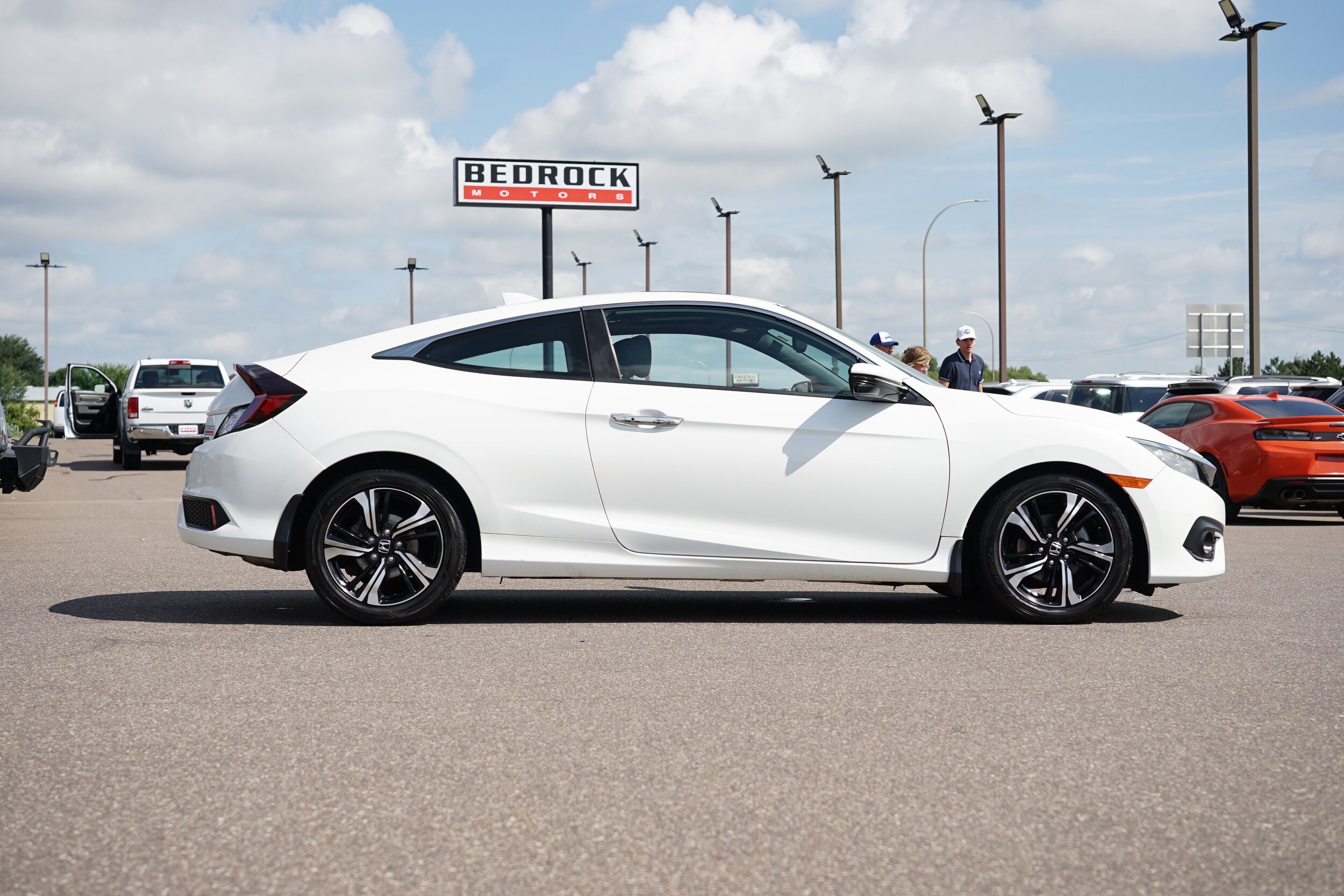 2016 Honda Civic Touring photo 2