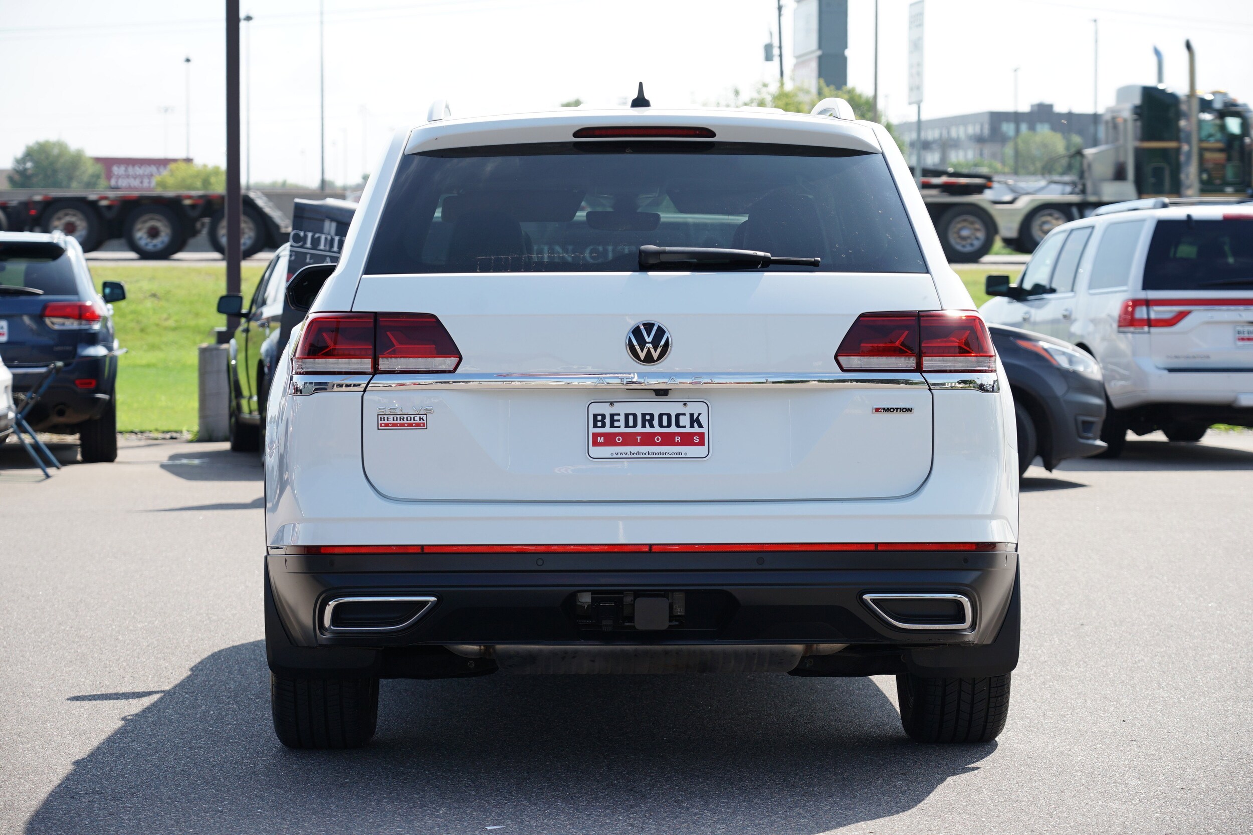 2022 Volkswagen Atlas V6 SEL photo 3