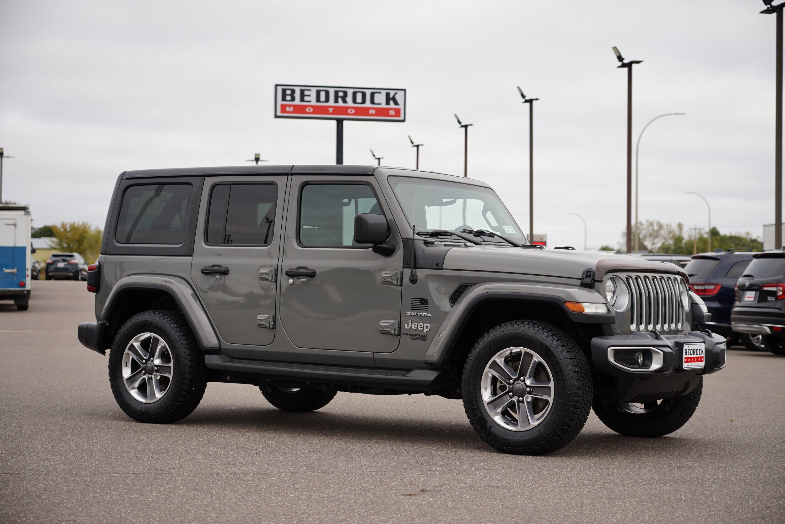 2018 Jeep Wrangler Unlimited Sahara photo 2
