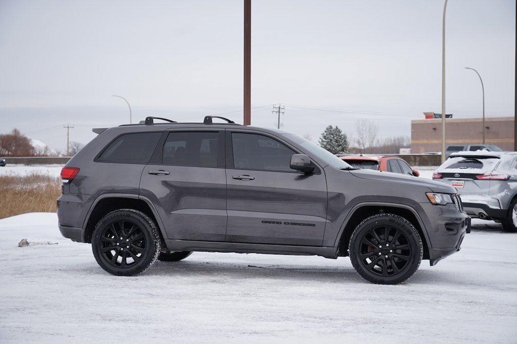 Used 2018 Jeep Grand Cherokee Laredo 4x4 SUV