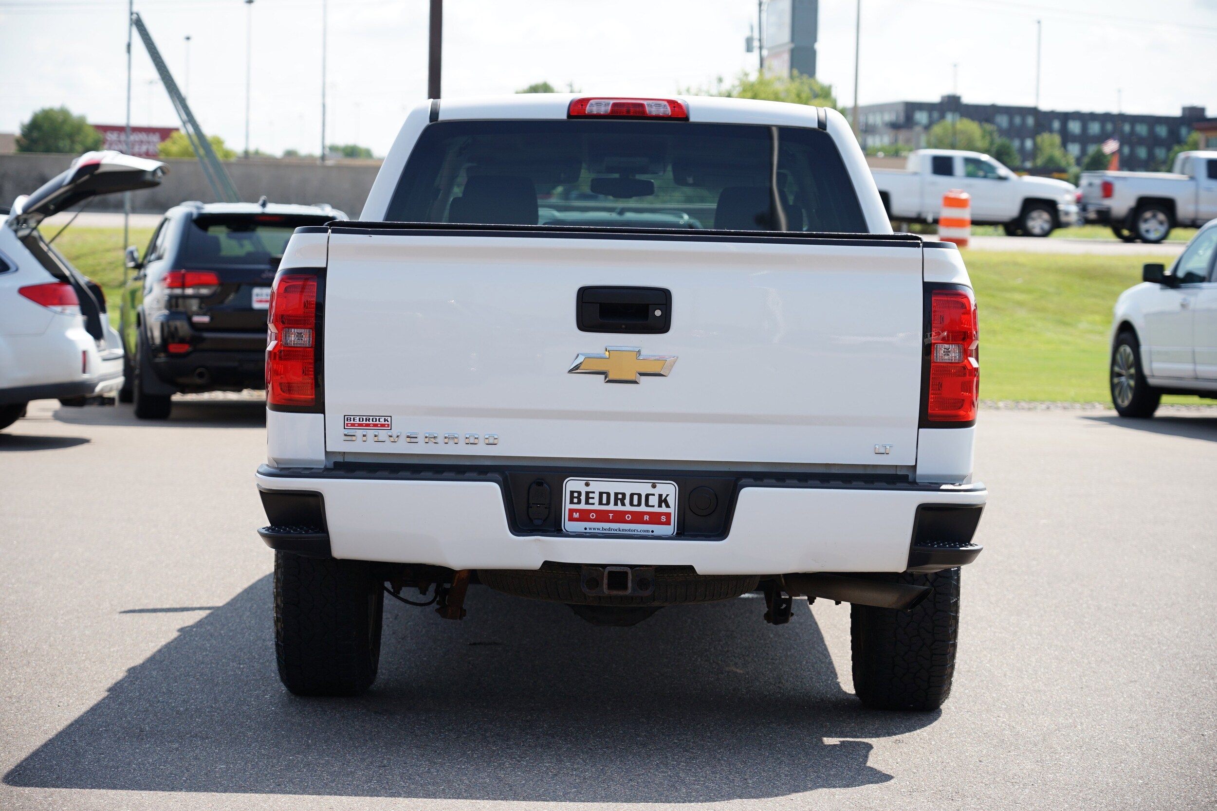 2017 Chevrolet Silverado 1500 LT photo 4