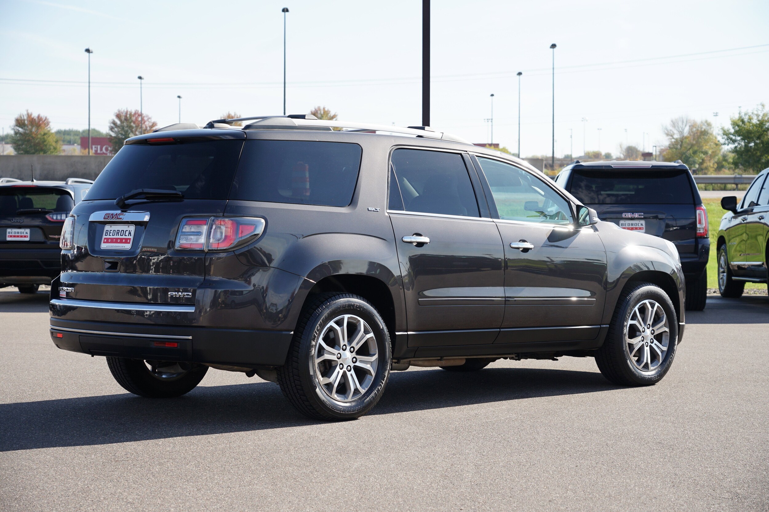 2016 Gmc Acadia SLT photo 2