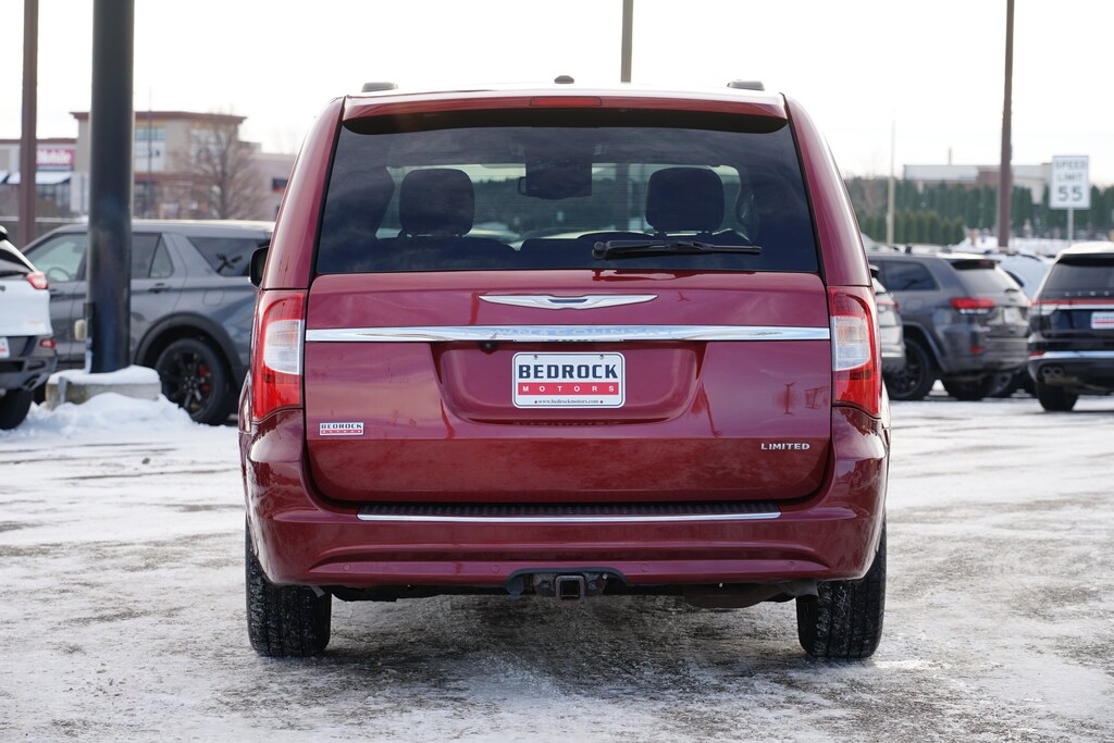 Used 2016 Chrysler Town & Country Limited Platinum Van LWB Passenger Van