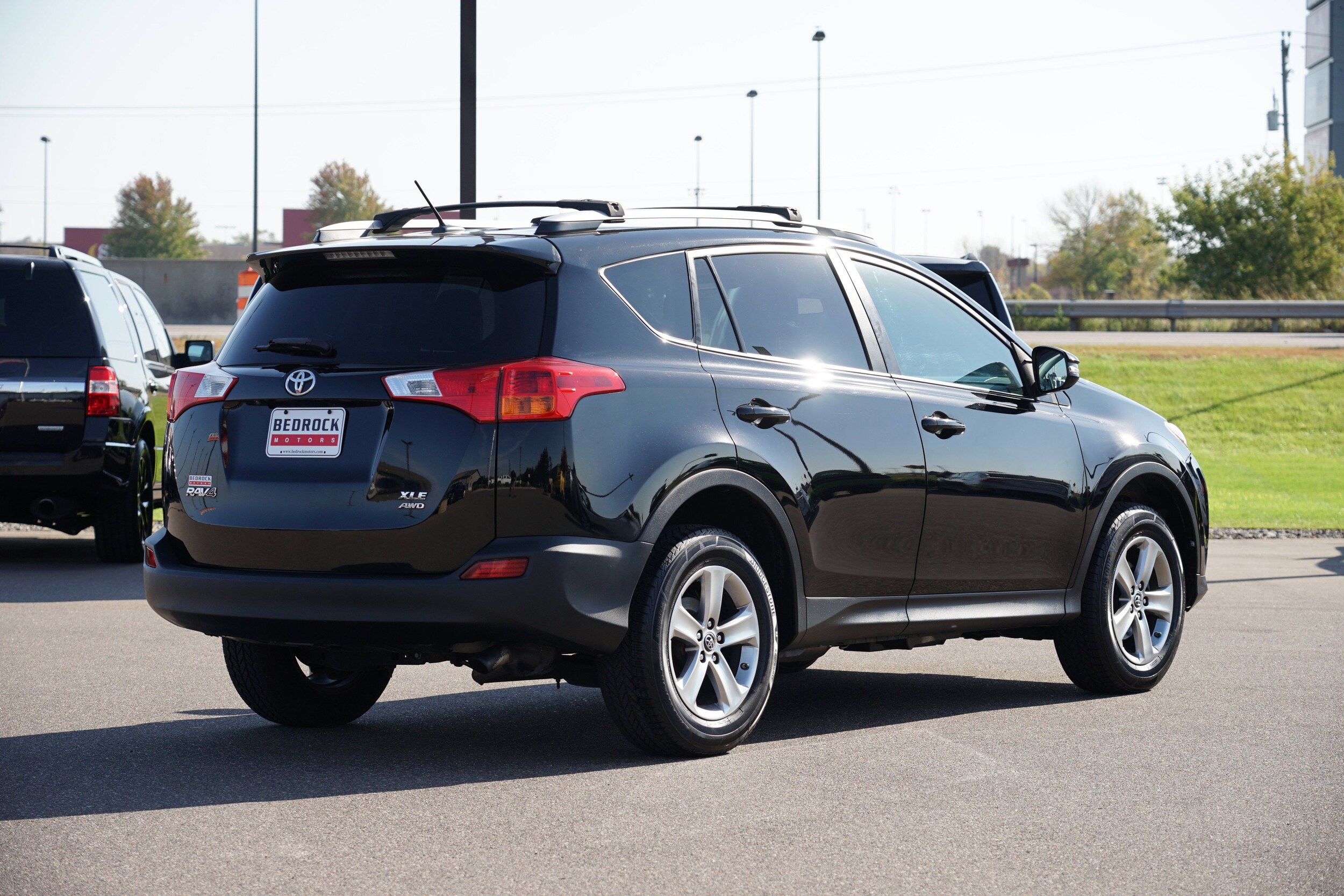 2015 Toyota RAV4 XLE photo 3