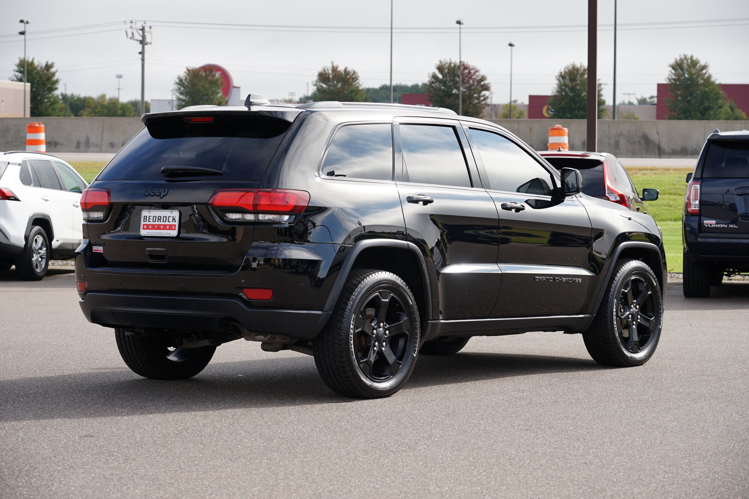 2018 Jeep Grand Cherokee Laredo photo 2