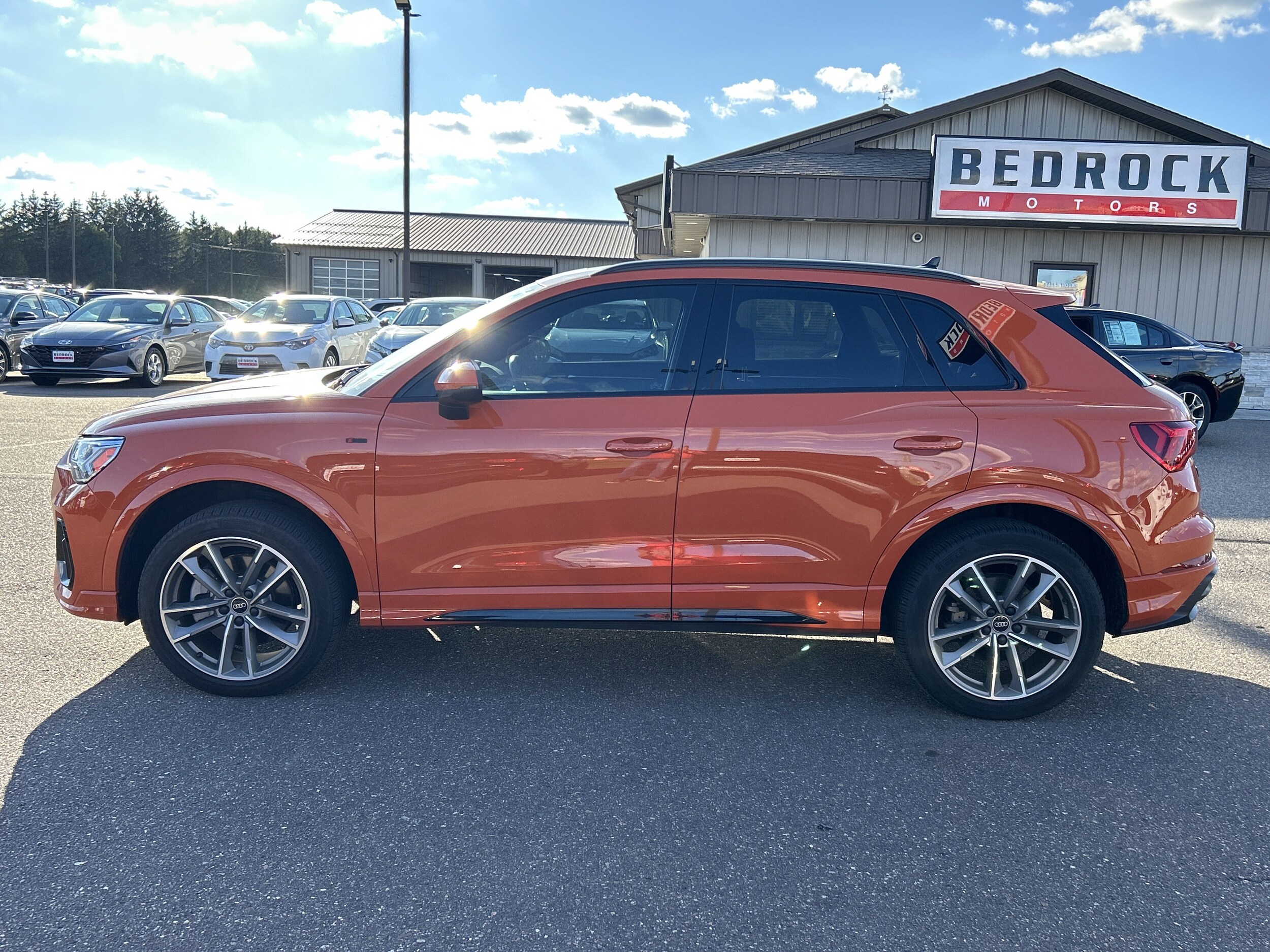 2022 Audi Q3 45 TFSI S line Premium photo 4
