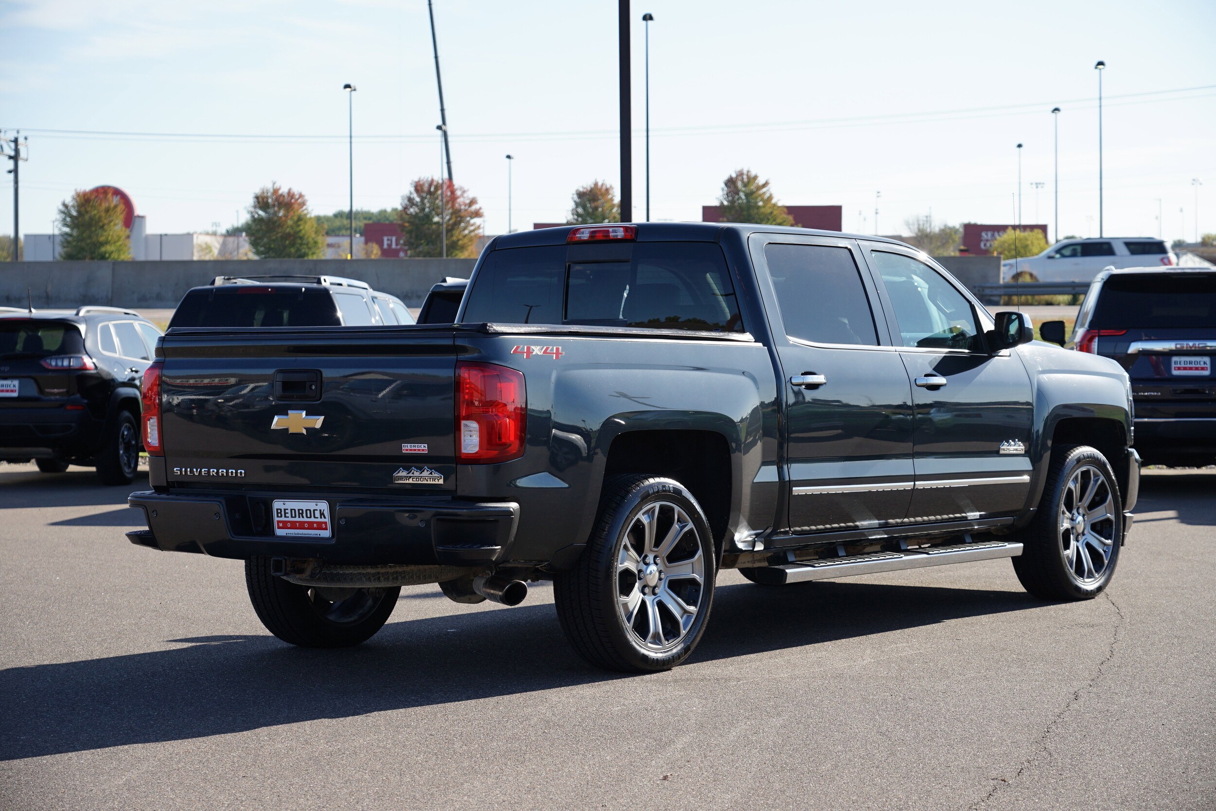 2018 Chevrolet Silverado 1500 High Country photo 3