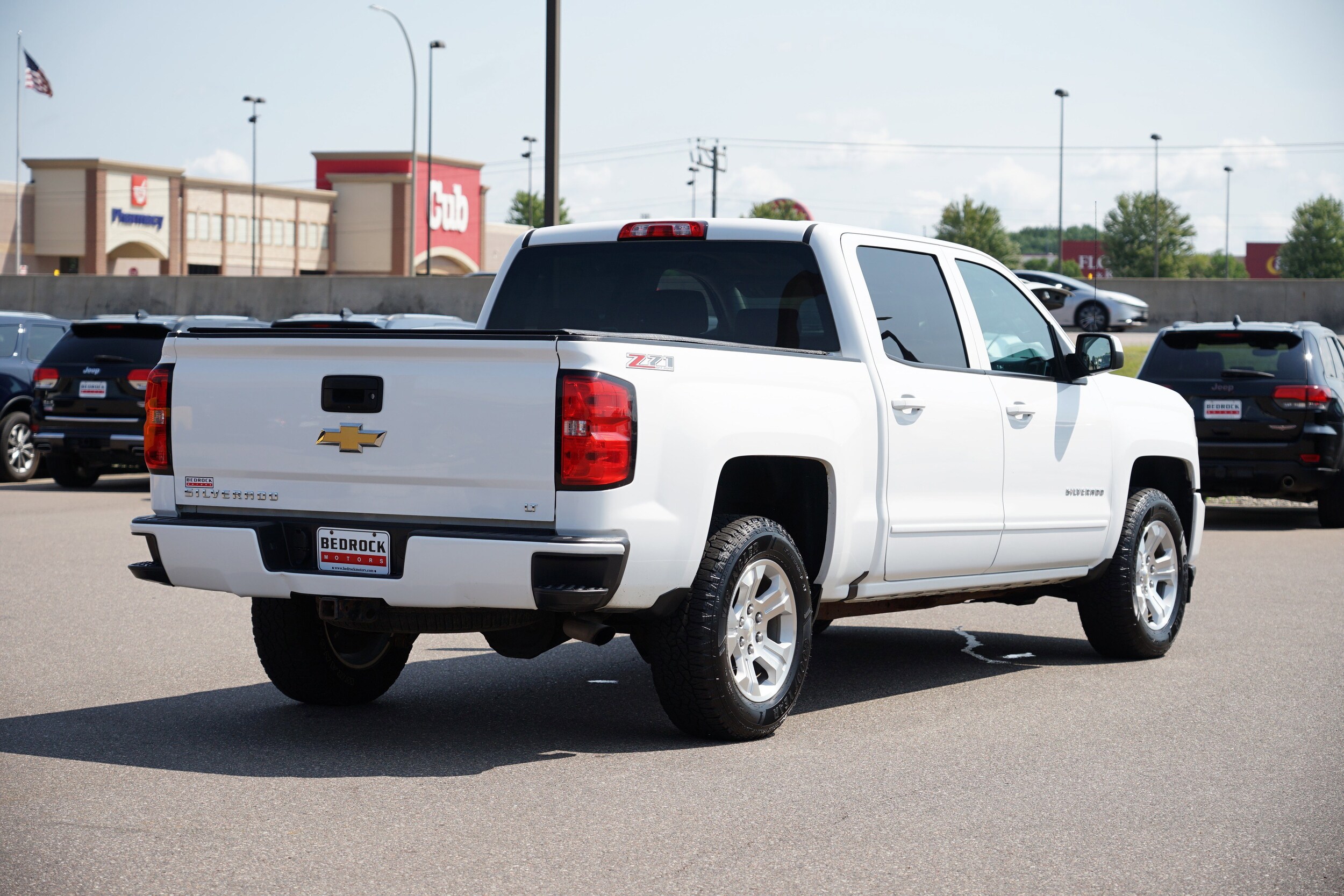 2017 Chevrolet Silverado 1500 LT photo 3
