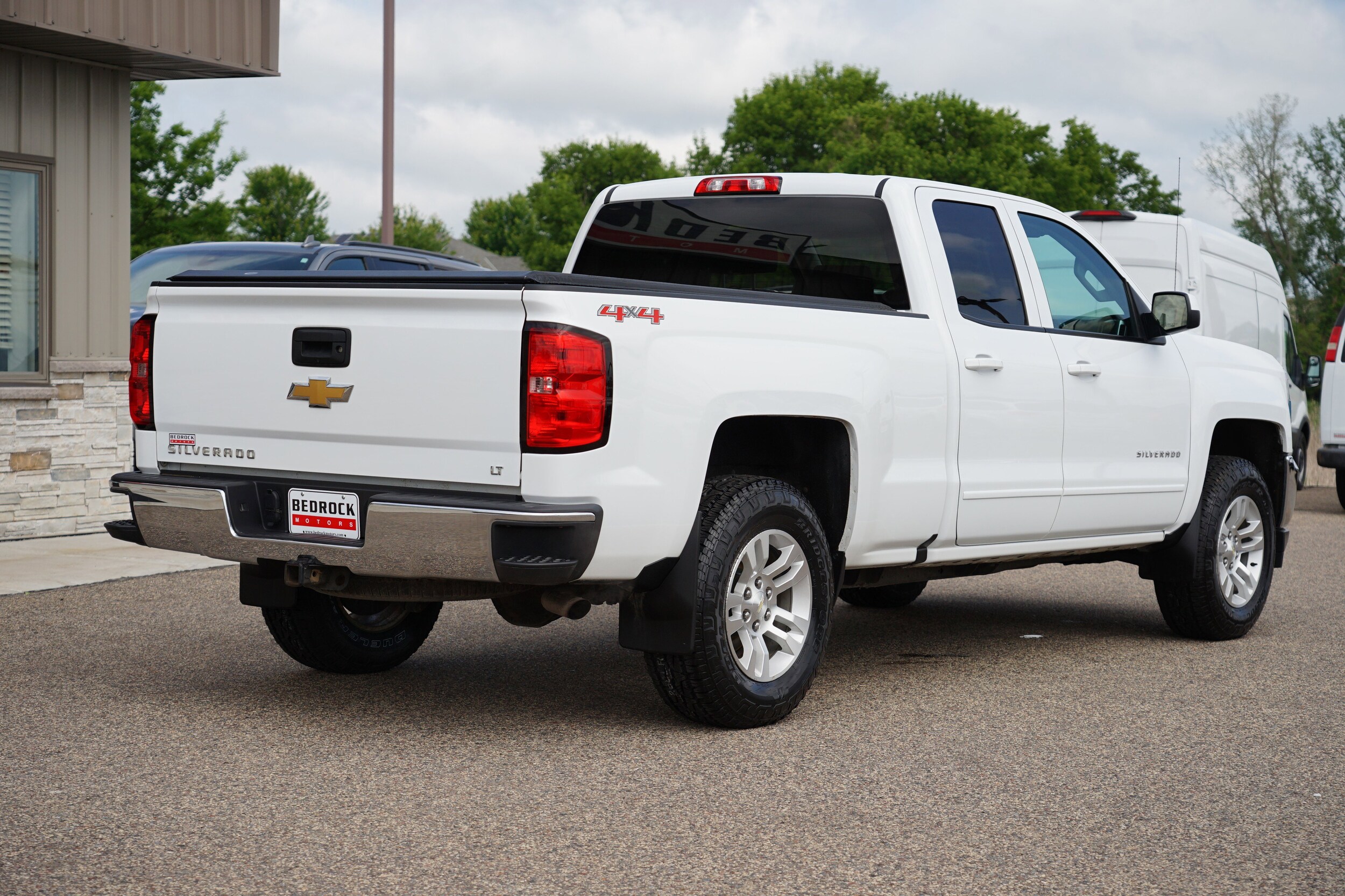 2017 Chevrolet Silverado 1500 photo 3