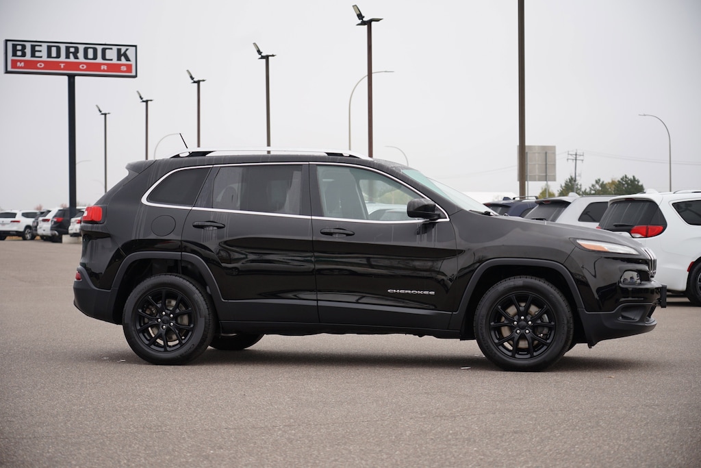 Used 2017 Jeep Cherokee Latitude 4x4 SUV