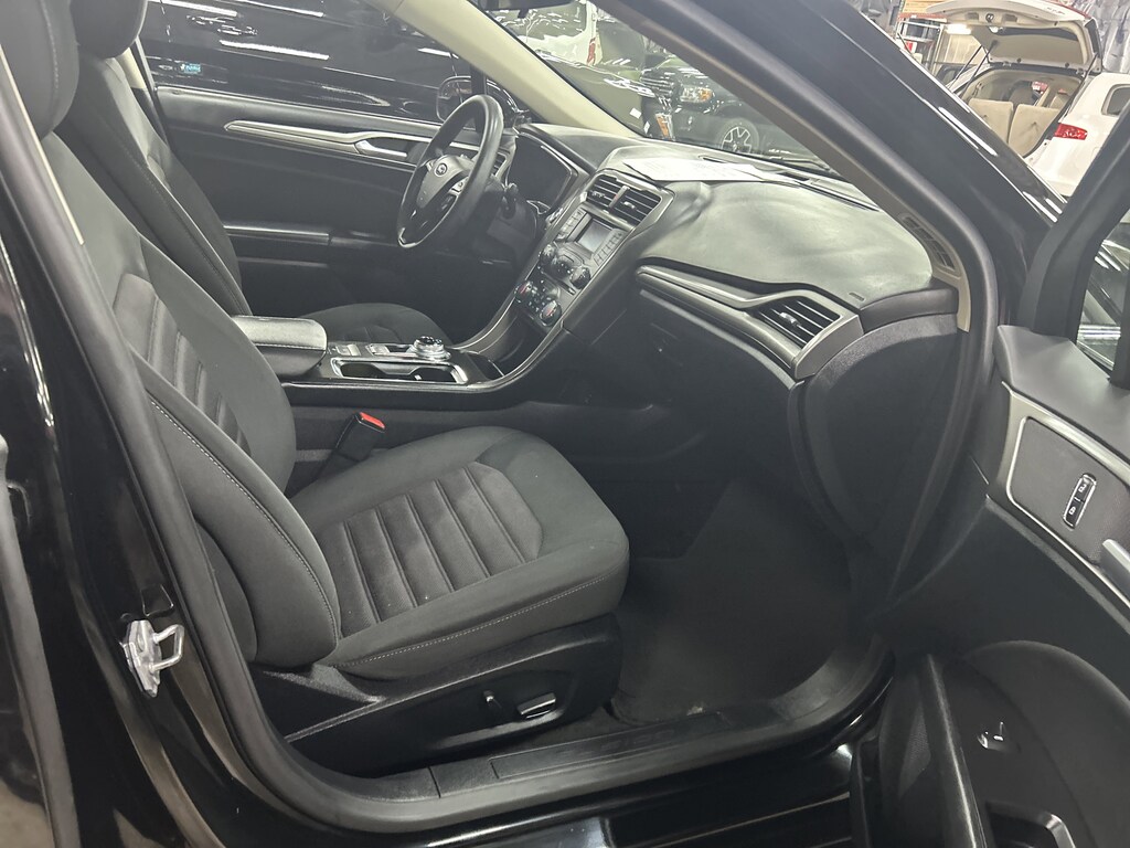 Used 2017 Ford Fusion Hybrid SE Sedan