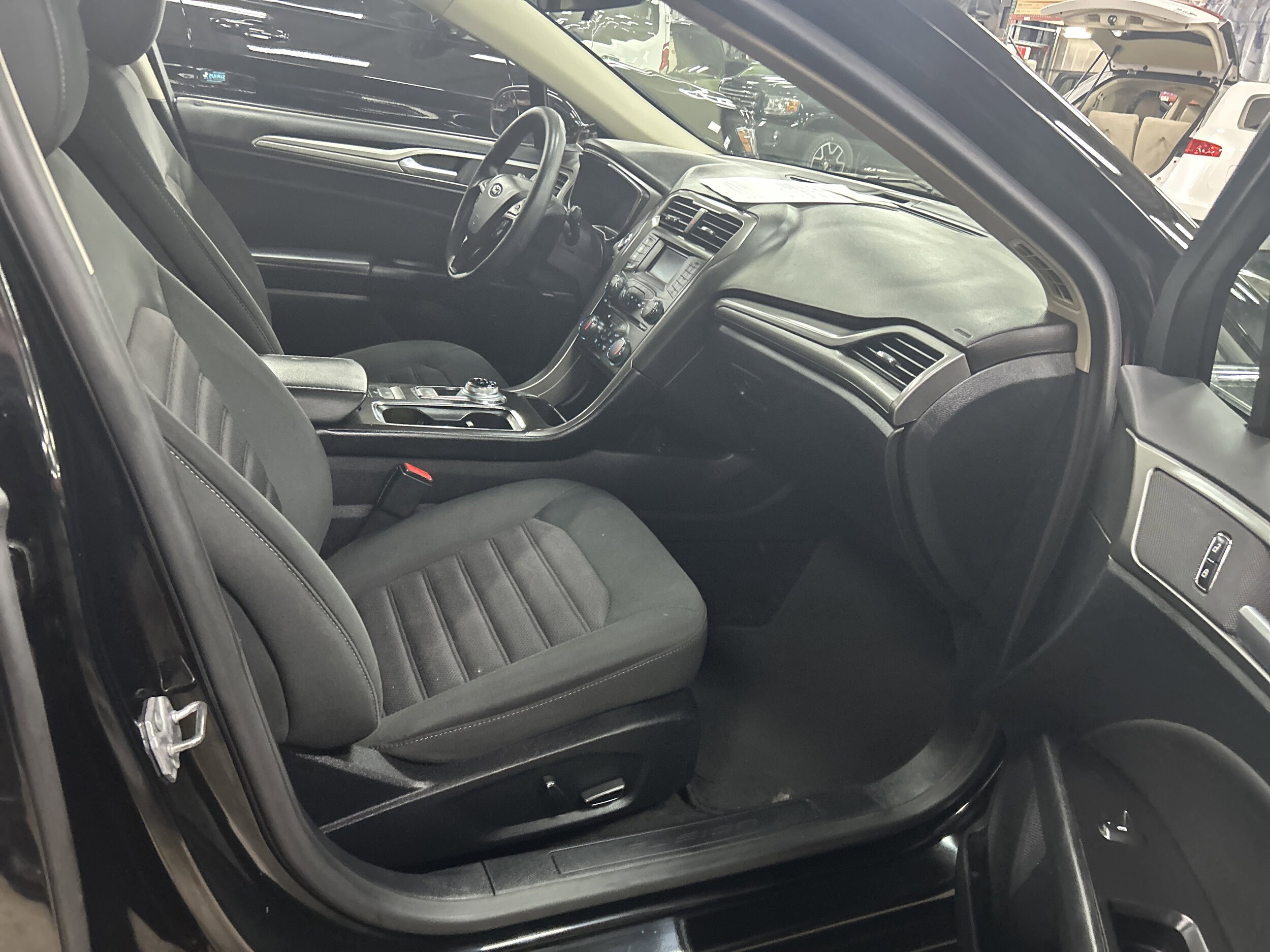 2017 Ford Fusion Hybrid SE photo 3