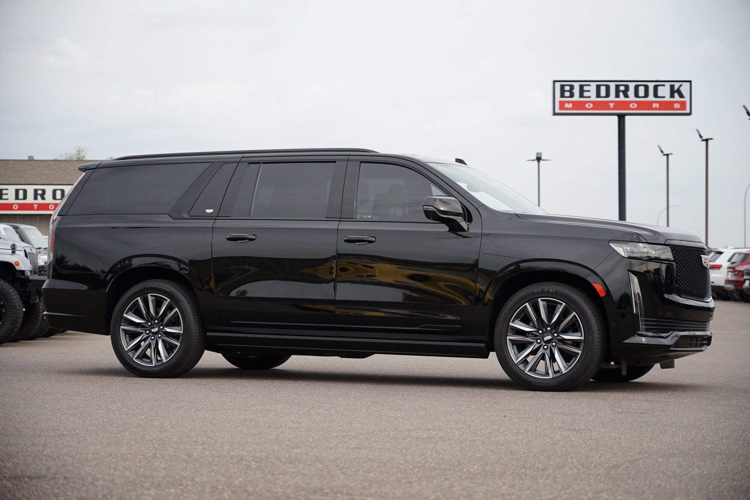 2021 Cadillac Escalade ESV Sport photo 2
